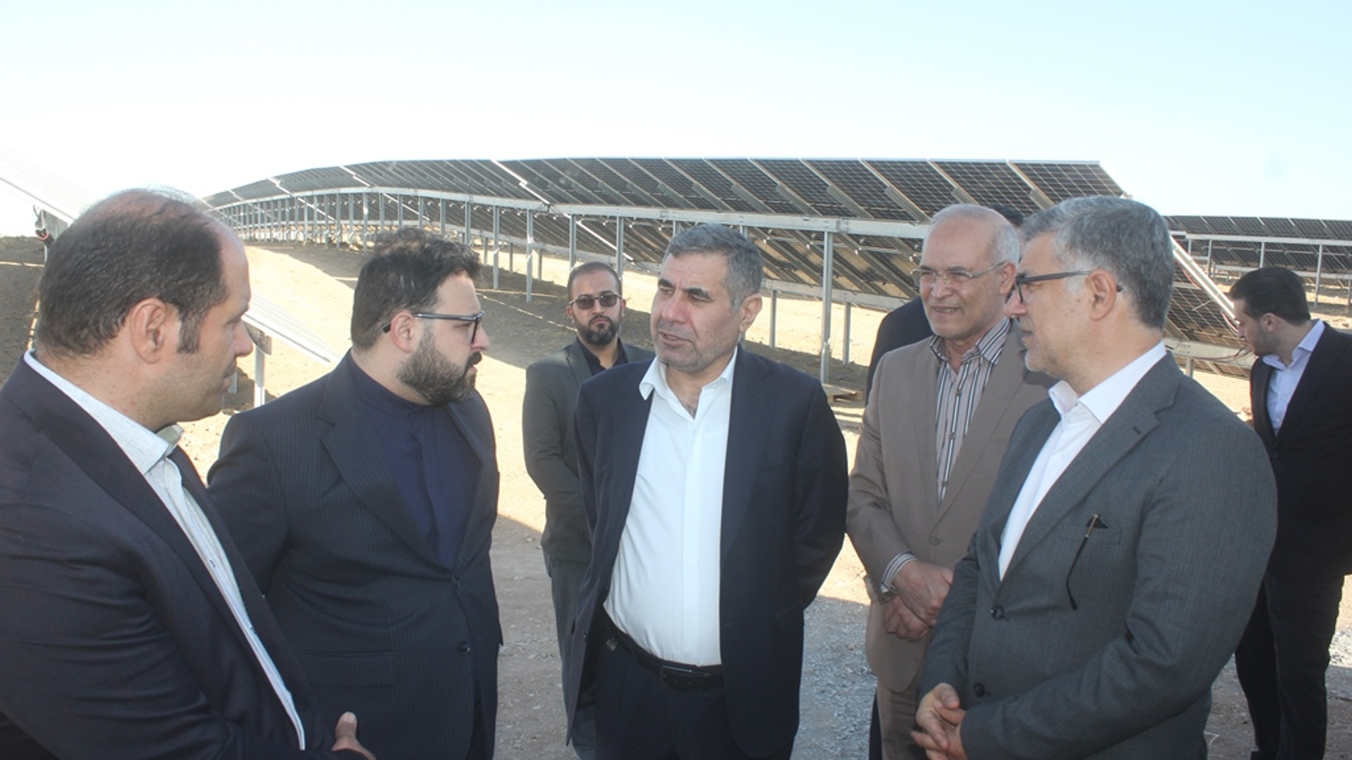 مشاور رئیس جمهور در امور احزاب و تشکل‌ها از شرکت آرین پارس موتور خمین بازدید کرد