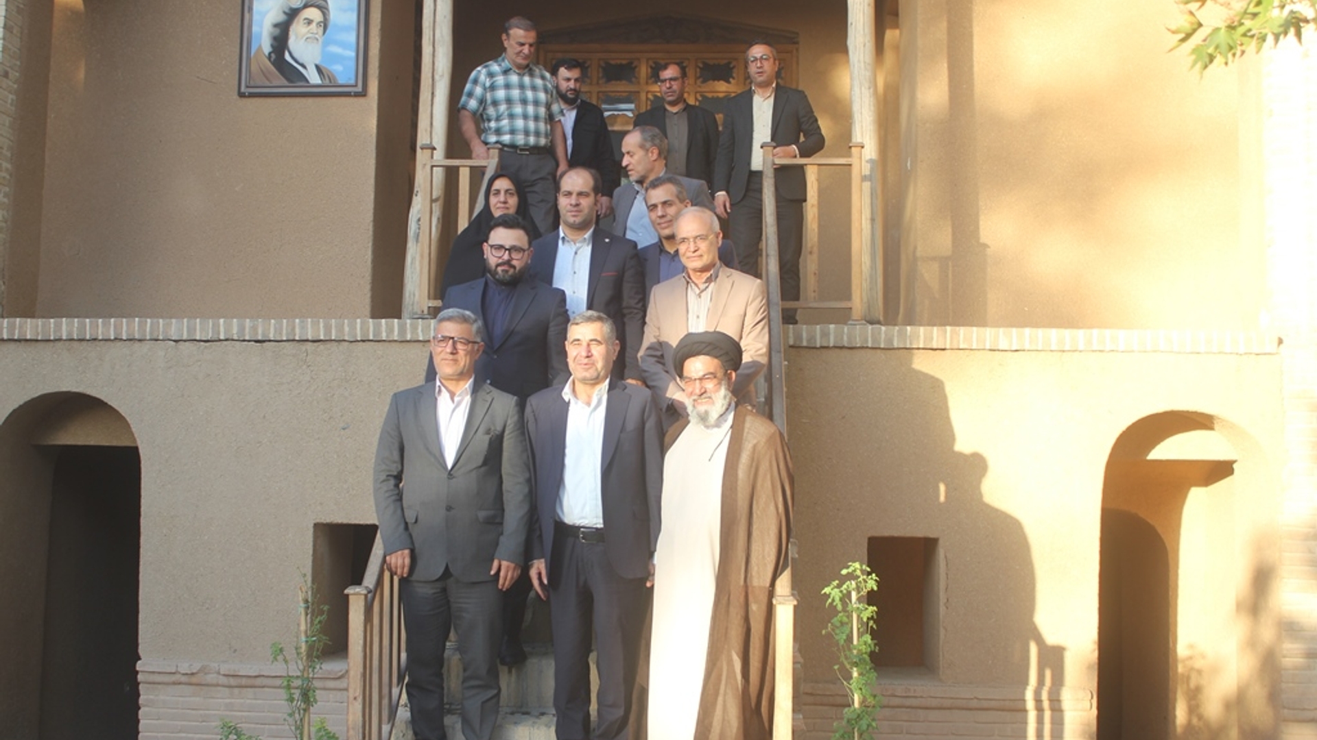 مشاور رئیس جمهور در امور احزاب و تشکل‌ها از بیت تاریخی حضرت امام (ره) در خمین بازدید کرد
