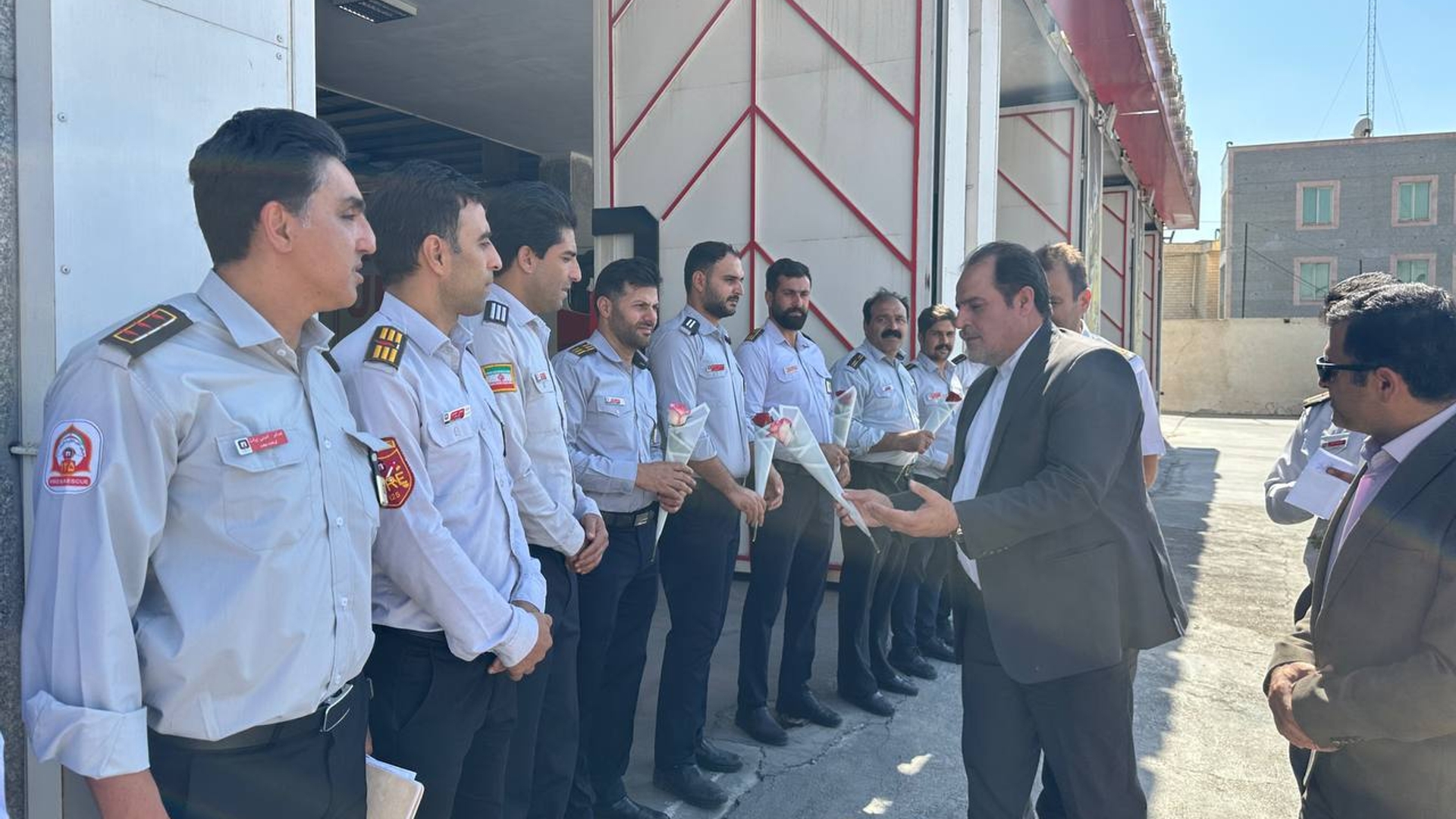 تقدیر فرماندار ساوه از آتش‌نشانان در آستانه روز آتش‌نشانی