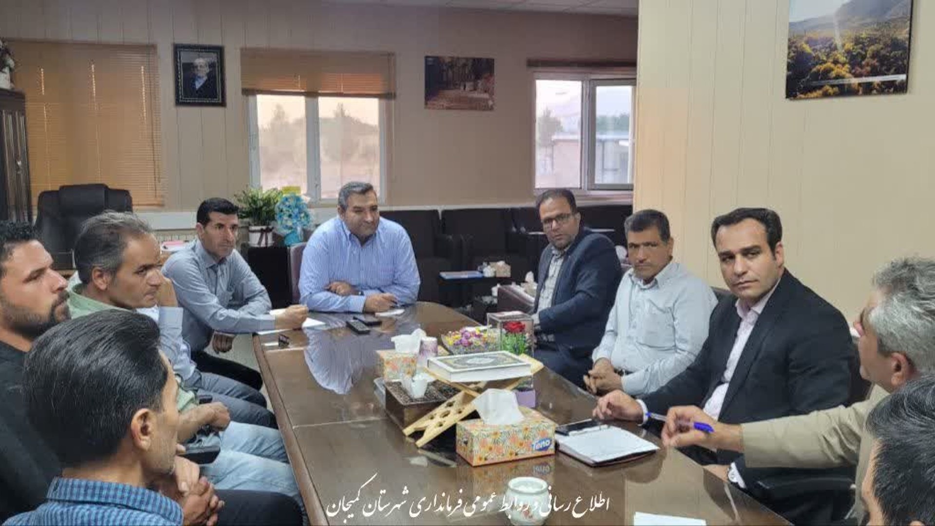 جلسه بررسی مسائل واحد های دامپروری و مرغداری شهرستان کمیجان