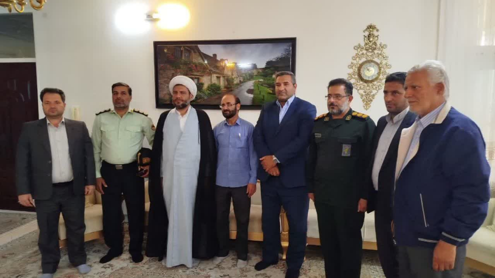 🔻 دیدار فرماندار و مسئولین شهرستان کمیجان با خانواده جانباز سرافراز محمد صمدی