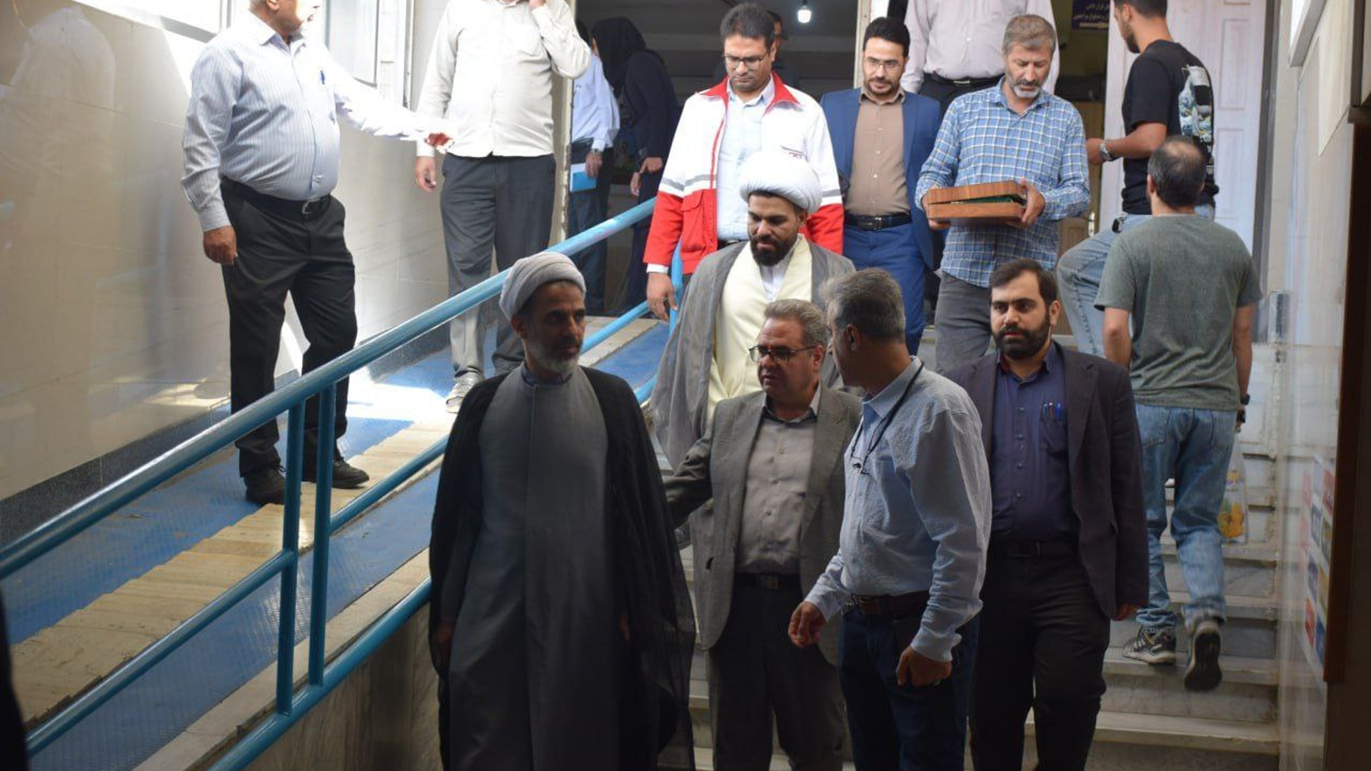 هم‌زمان با هفته وقف، بازدیدی از بخش‌های دیالیز، آی‌سی‌یو جدید و اورژانس سرپایی بیمارستان امام خمینی(ره) محلات انجام شد.