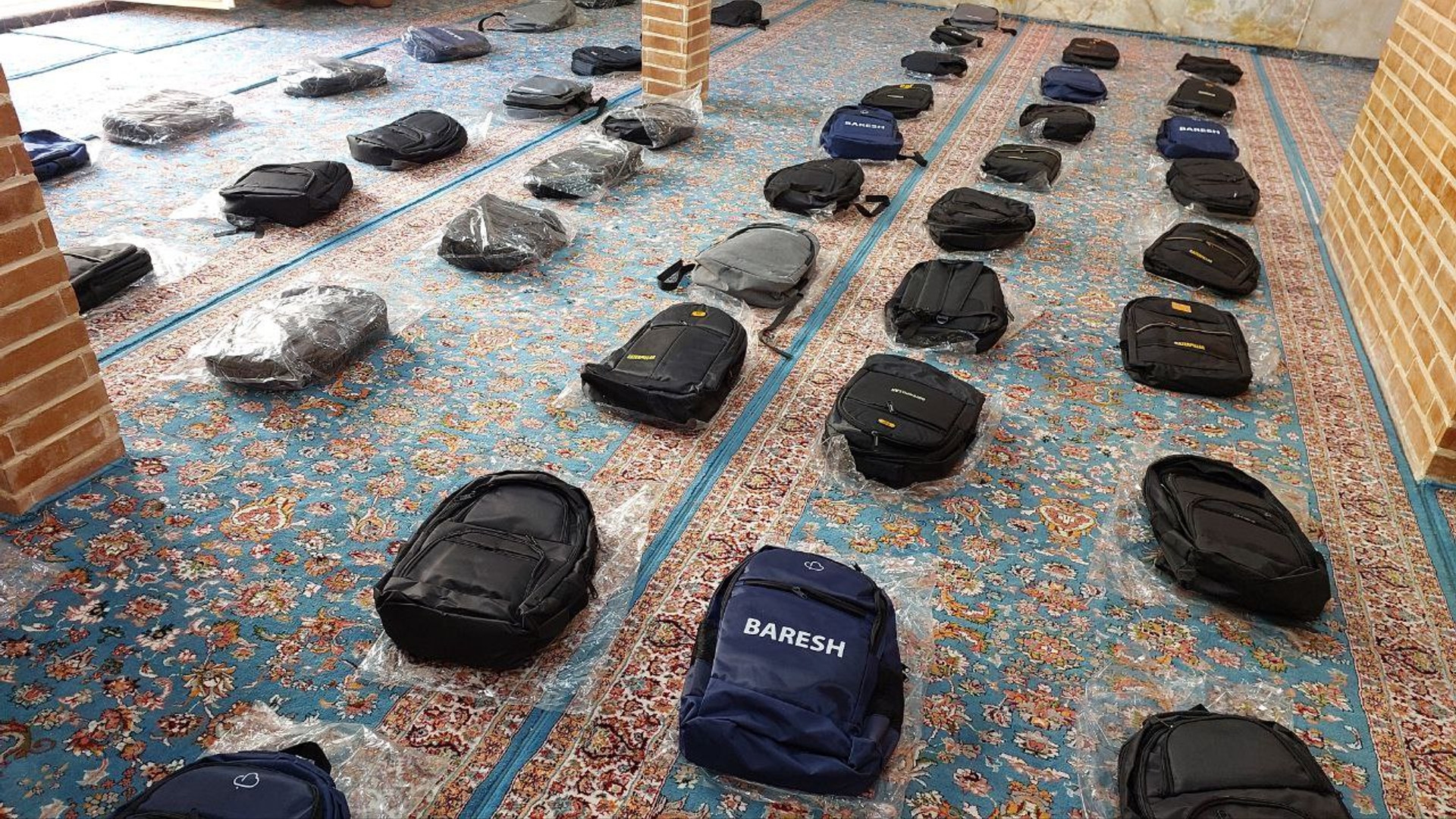 توزیع ۷۰ بسته تحصیلی میان دانش‌آموزان نیازمند در محلات