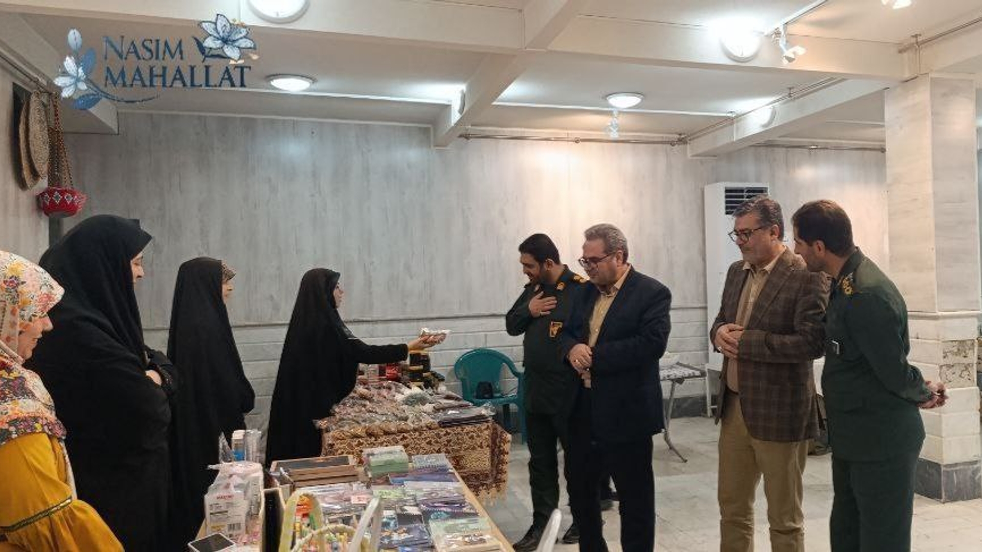 افتتاح نمایشگاه اقتصاد مقاومتی و توانمندی‌های بانوان در محلات