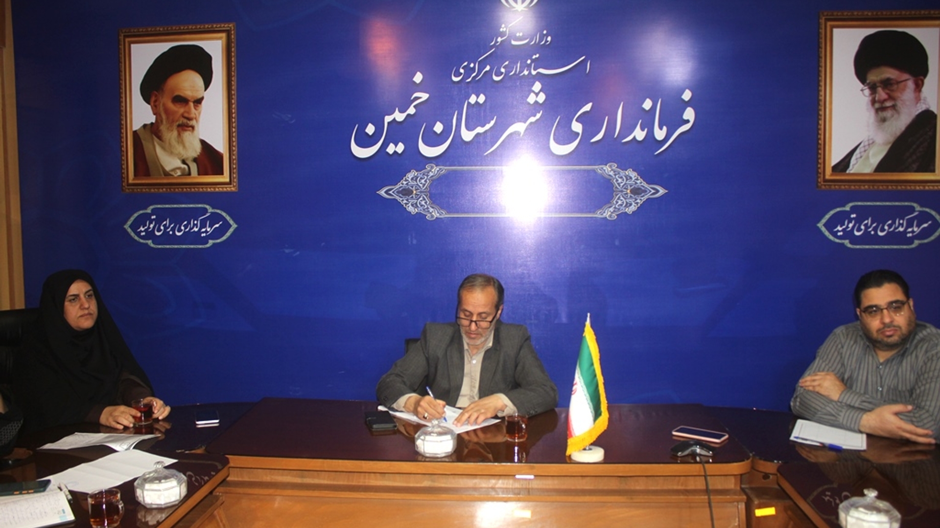 نشست بررسی مسائل و مشکلات روستاهای فاقد پوشش آبفا در شهرستان خمین برگزار شد