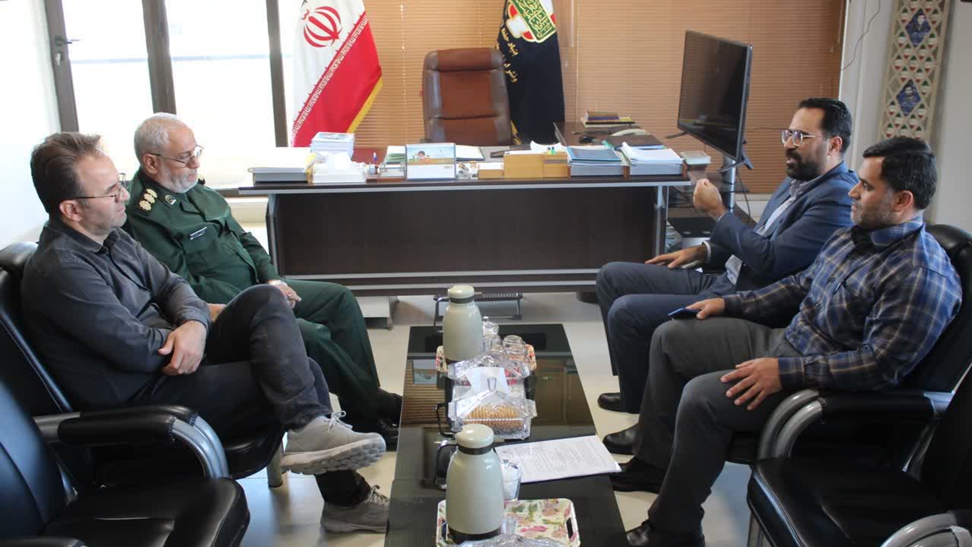 نشست و بازدید مدیرکل پدافند غیرعامل استان از  موزه بنیاد حفظ آثار و ارزش های دفاع مقدس