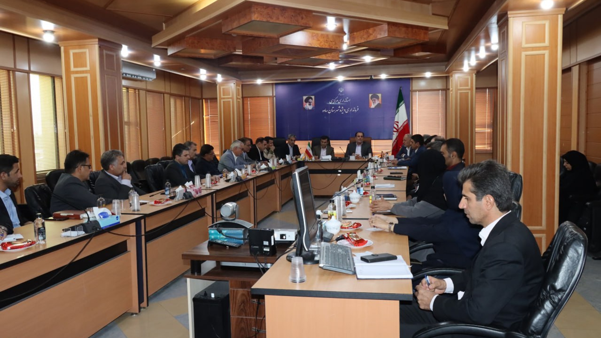 برگزاری جلسه هماهنگی برگزاری هفته فرهنگی و جشنواره انار ساوه