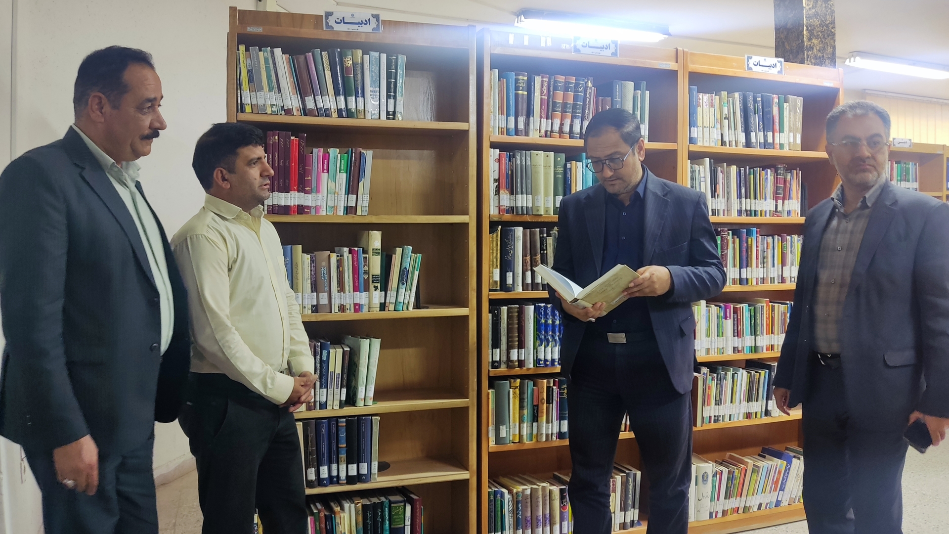 🔘 بازدید فرماندار شهرستان خنداب از روند بازسازی و بهسازی سالن اجتماعات کتابخانه عمومی معراج شهر خنداب