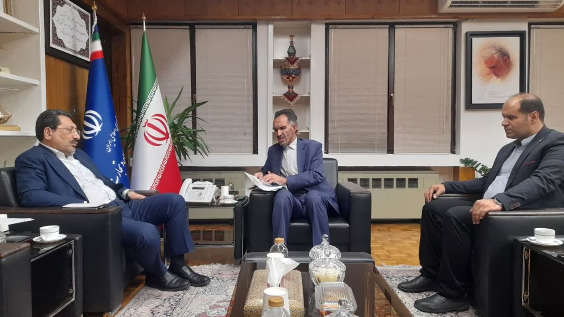 نشست فرماندار و نماینده مردم خمین در مجلس با وزیر صنعت ، معدن وتجارت برگزار شد