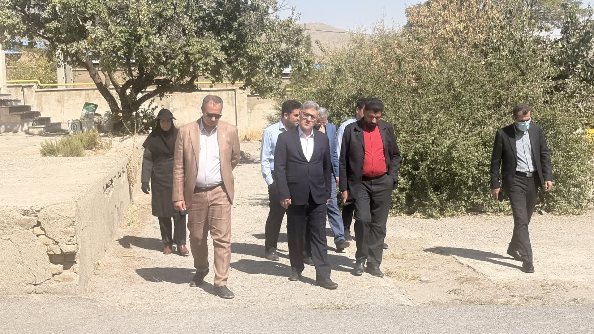 بازدید معاون سیاسی، امنیتی و اجتماعی استانداری مرکزی از محل احداث خوابگاه دخترانه دانشگاه ملی مهارت استان