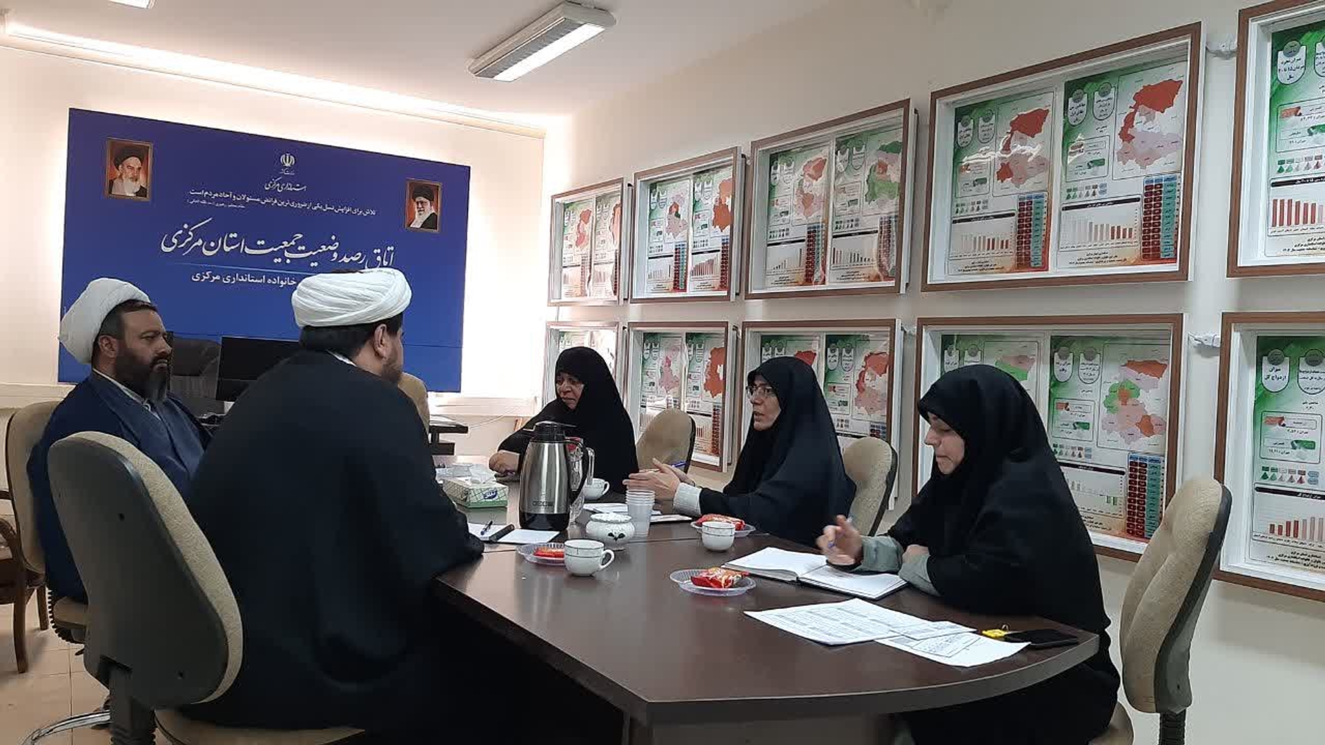 ه ریاست مفتح زاده مدیرکل امورزنان وخانواده استانداری نشست هم اندیشی پیرامون هماهنگی برگزاری همایش ملی حکمرانی جمعیت مبتنی بر تمدن نوین اسلامی باحضور اعضای ستاد مردمی جمعیت حجت الاسلام تاج آبادی وحجت الاسلام غریبی از ستاداجرایی فرمان امام(ره) ودکتر قربانی عضو هیات علمی دانشگاه وکارشناس دفتر تشکیل شد .
شنبه ۱۹ مهر ۱۴۰۴