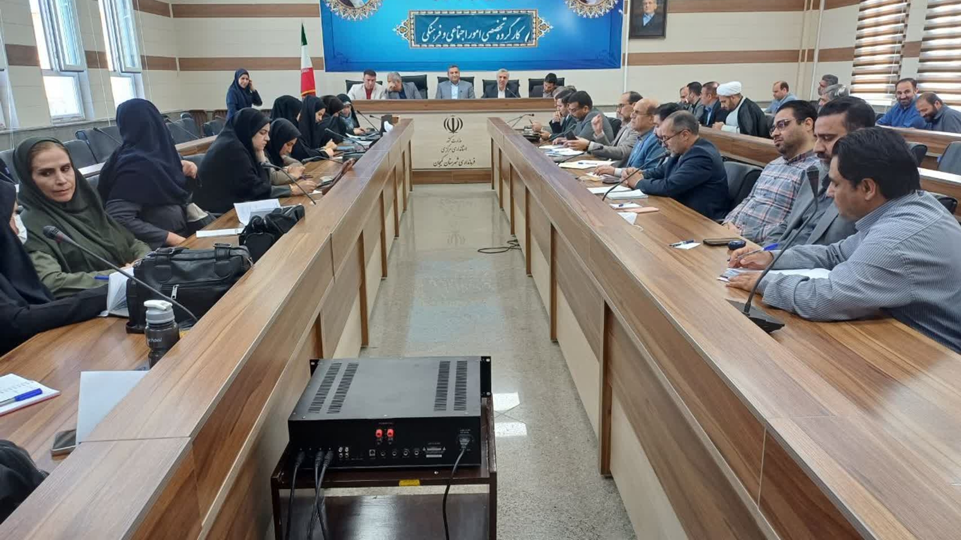 برگزاری نشست هم اندیشی معاونین سیاسی و کارشناسان امور اجتماعی و فرهنگی فرمانداری های شهرستان های تابعه استان
