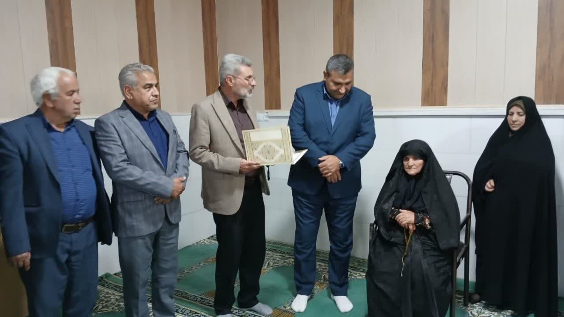 🔻اهدای ۱۷ دستگاه یخچال به مددجویان بهزیستی و کمیته امداد شهرستان کمیجان توسط خیر نیکوکار اسفندانی