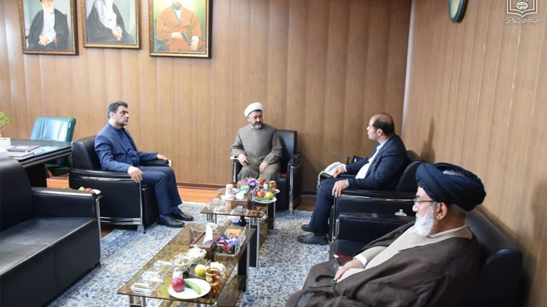 فرماندار شهرستان خمین با رئیس مؤسسه تنظیم و نشر آثار امام خمینی(س) دیدار کرد