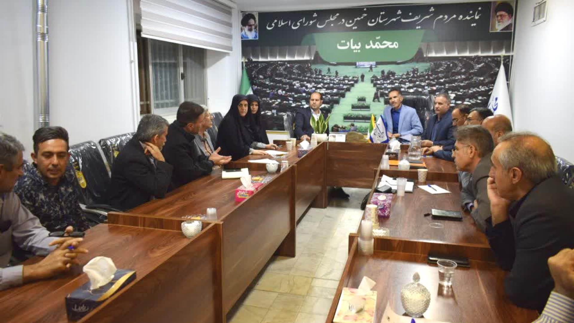 نشست بررسی مسائل و مشکلات حوزه آب در شهرستان خمین برگزار شد