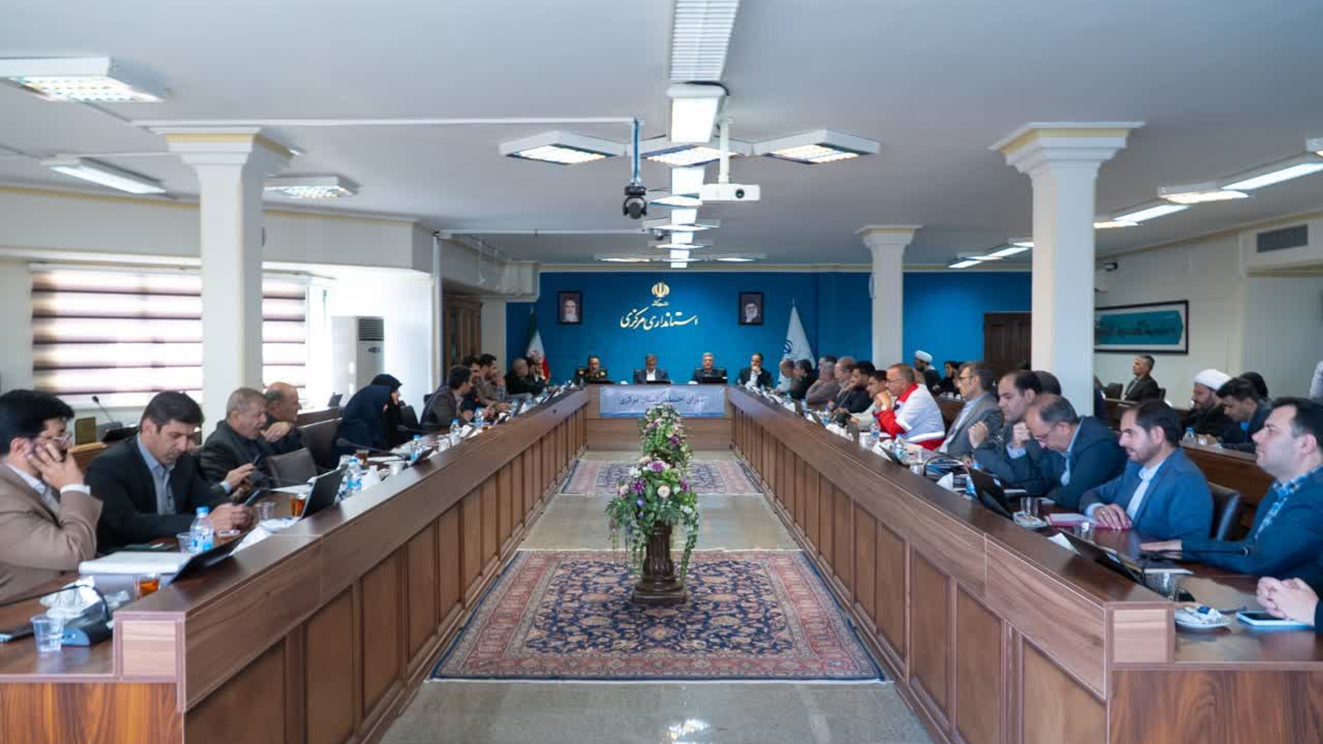 برگزاری جلسه شورای راهبری برنامه اقدام شبکه مدیریت محله محور با حضور فرماندار زرندیه