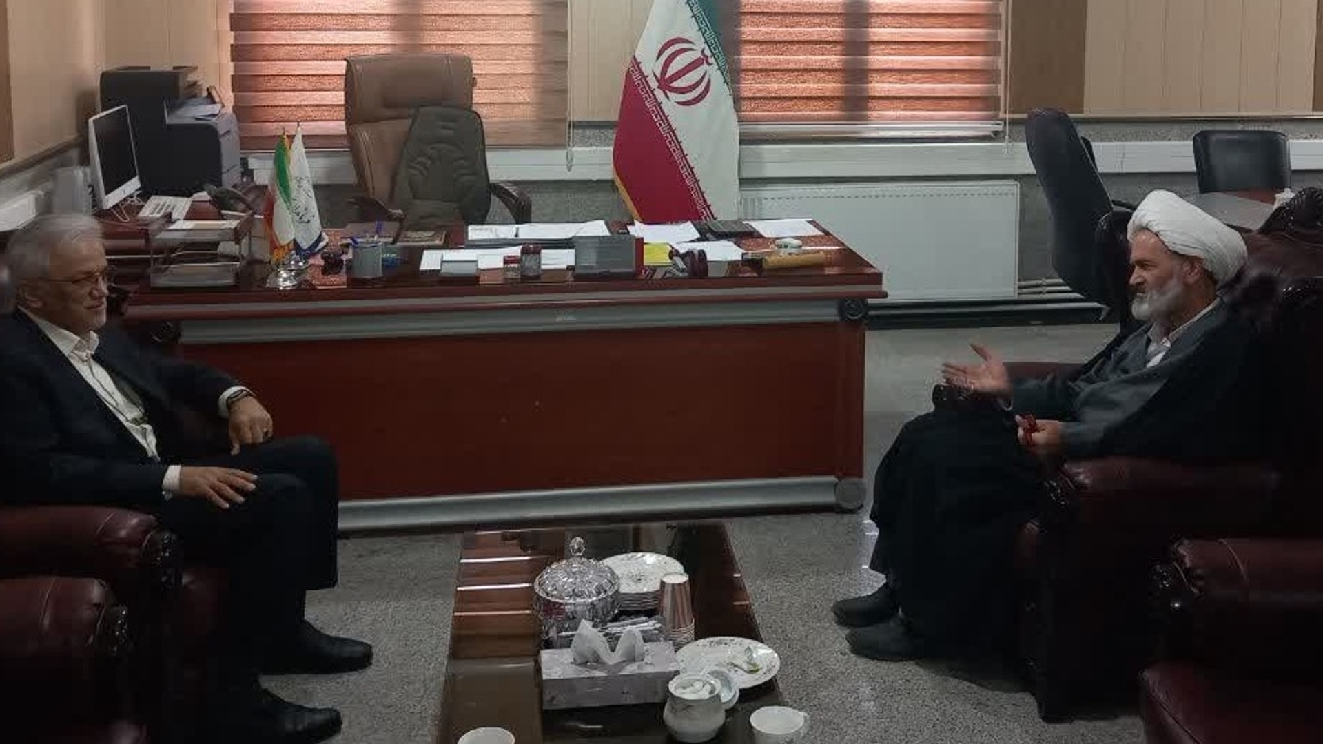 دیدار و نشست امام جمعه شهر پرندک با فرماندار شهرستان زرندیه برگزار شد