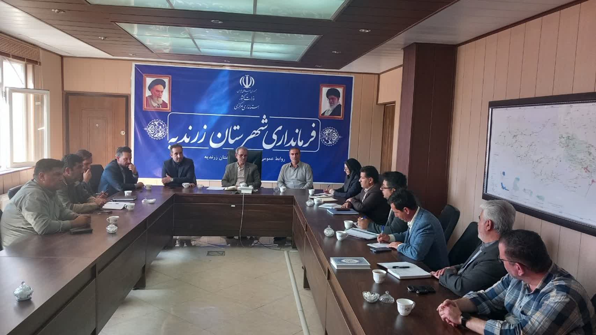 جلسه رسیدگی به مشکلات زیست‌محیطی دامداری شرکت غزال میهن برگزار شد