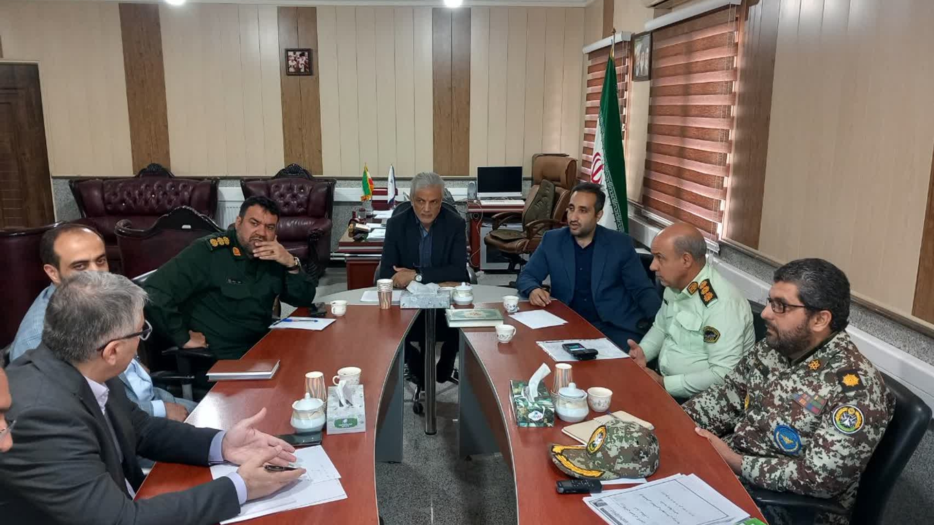 علیرضا لطفی و محمد غلامی مهرآبادی پای صحبت‌های مسئولین زرندیه در خصوص مخابرات