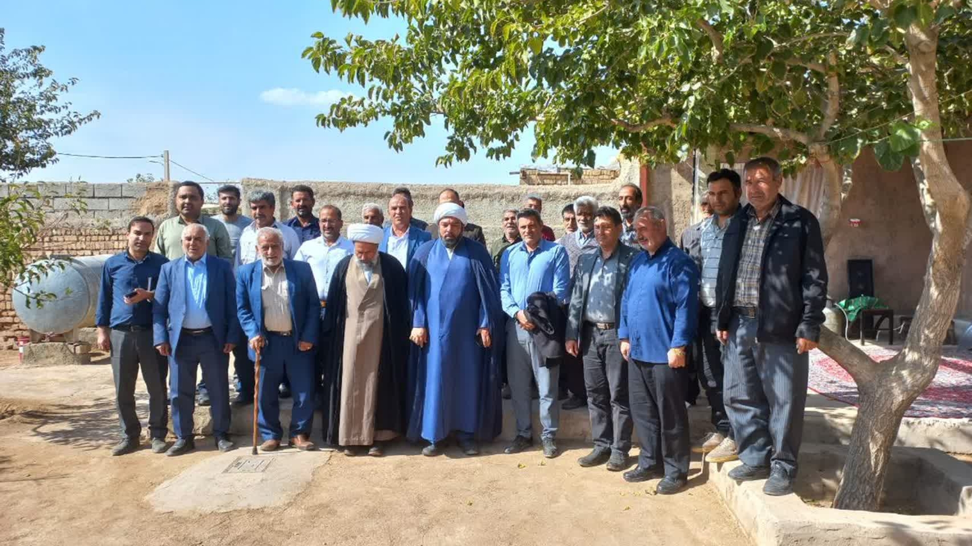 دهگردشی نماینده مجلس، امام جمعه زاویه و معاون فرماندار زرندیه در روستای قشلاق بشیر برگزار شد