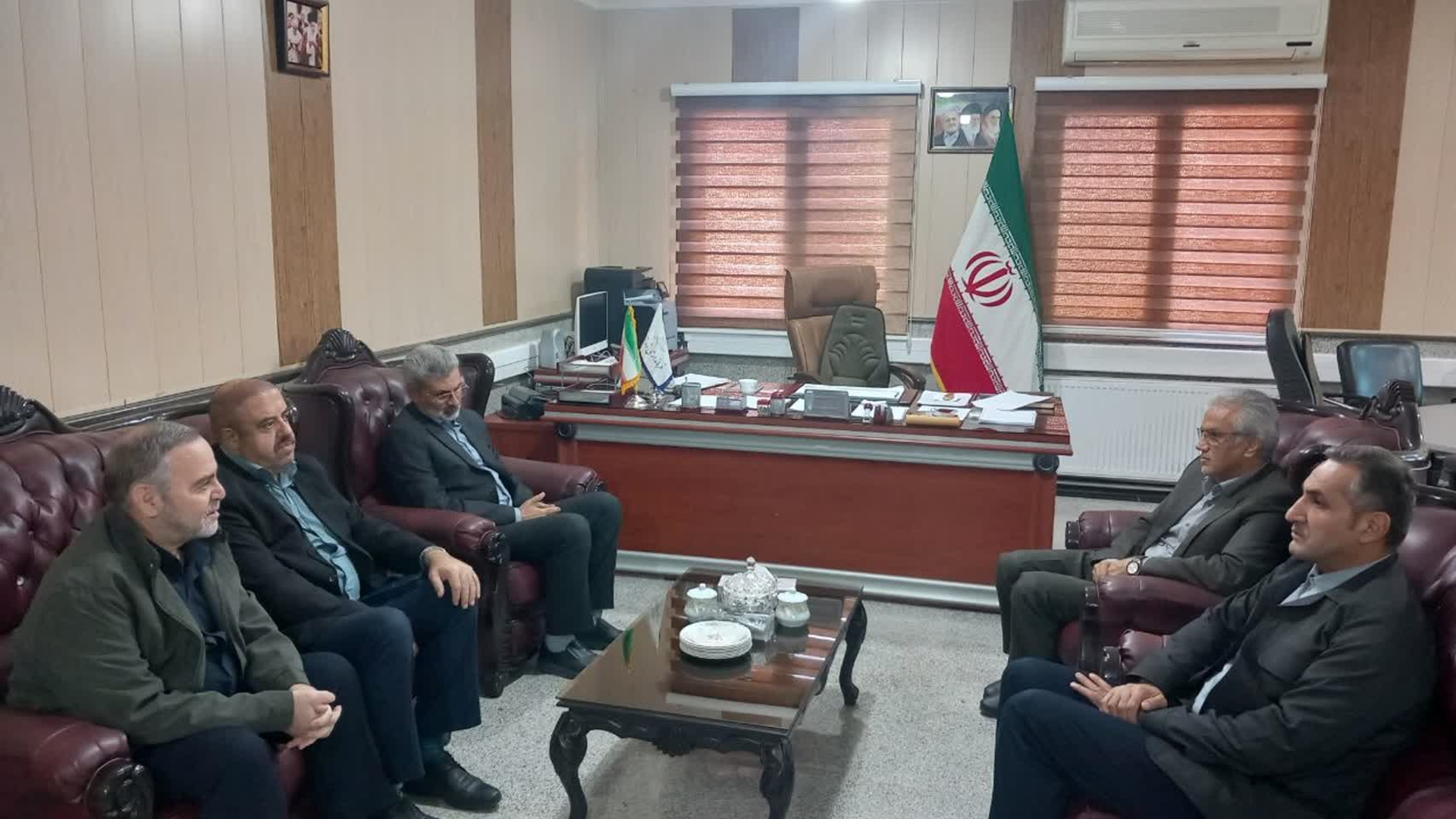 دیدار و گفت‌وگوی مدیرکل کمیته امداد امام خمینی (ره) استان مرکزی با فرماندار شهرستان زرندیه