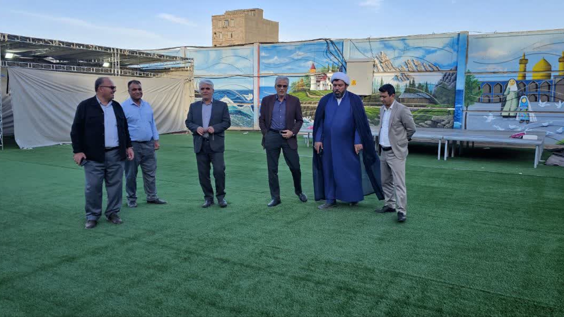 نماینده مردم ساوه و زرندیه در مجلس شورای اسلامی و فرماندار شهرستان از محل برگزاری جشنواره پسته بازدید کردند