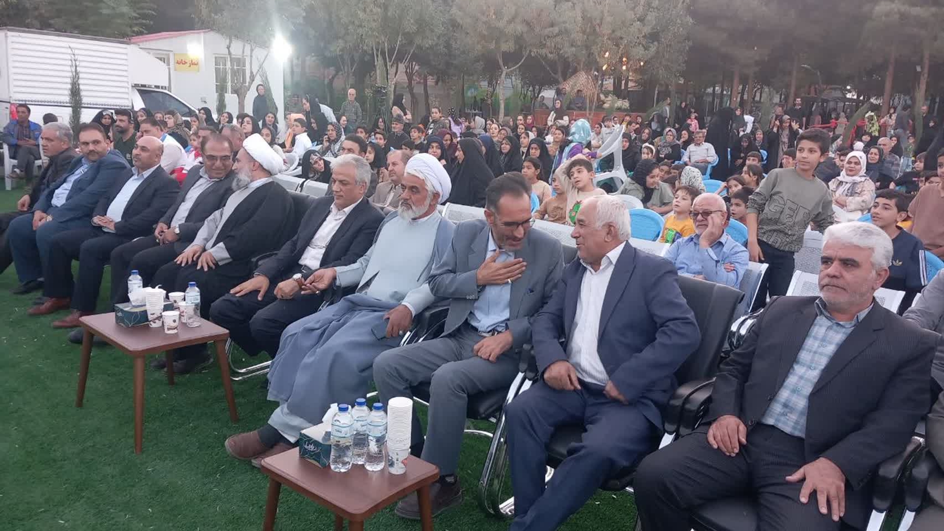 محمد بیات، رئیس مجمع نمایندگان استان مرکزی در مراسم اختتامیه جشنواره پسته زرندیه حضور یافت