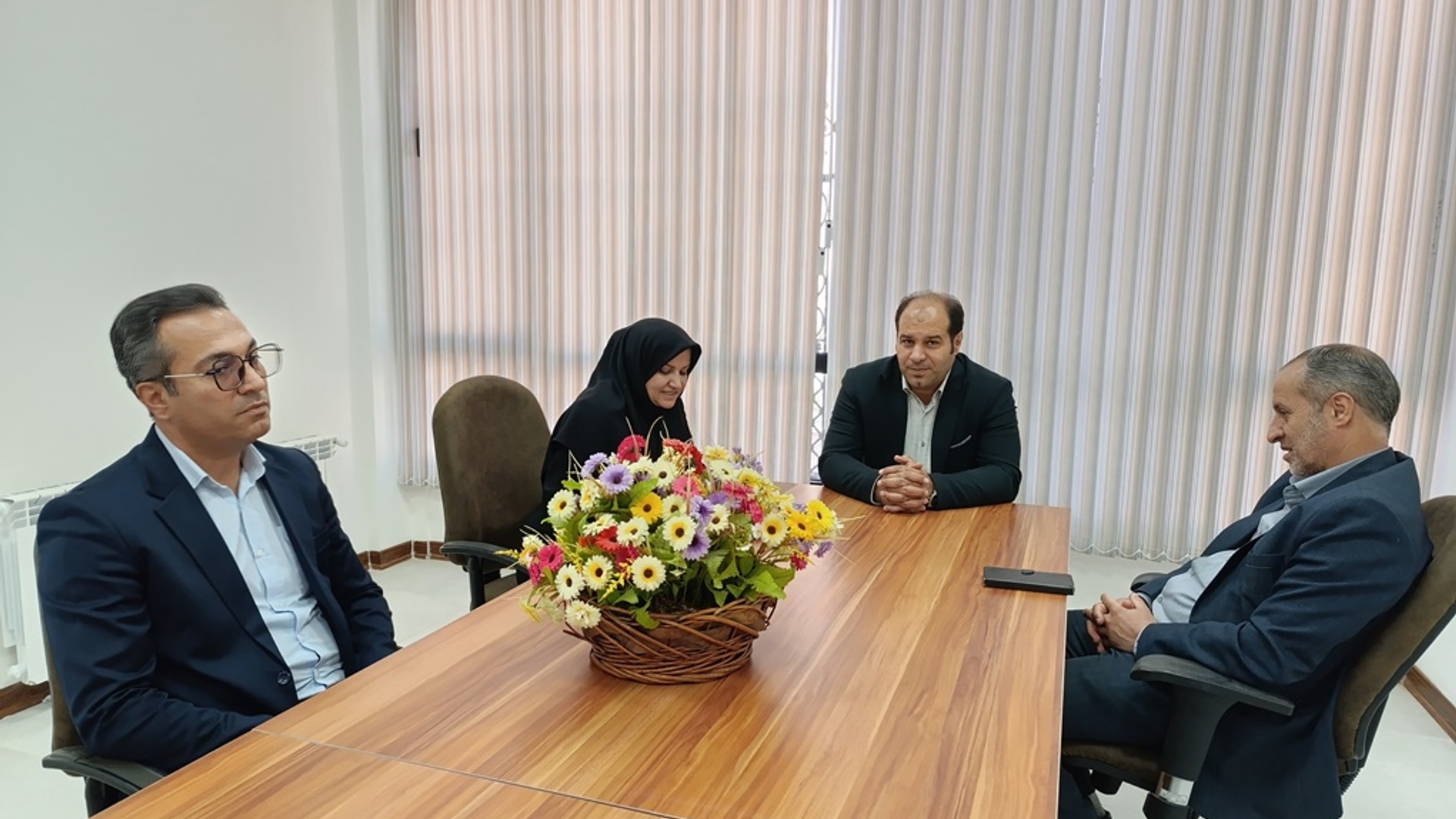 فرماندار از اداره بیمه سلامت خمین بازدید کرد