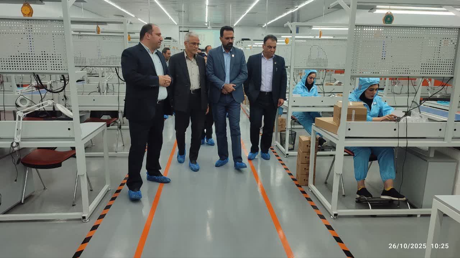بازدید مدیرکل پدافند غیرعامل استان مرکزی و فرماندار زرندیه از شرکت های تعمیر و تجهیزات حوزه فناوری در شهرک صنعتی زرندیه