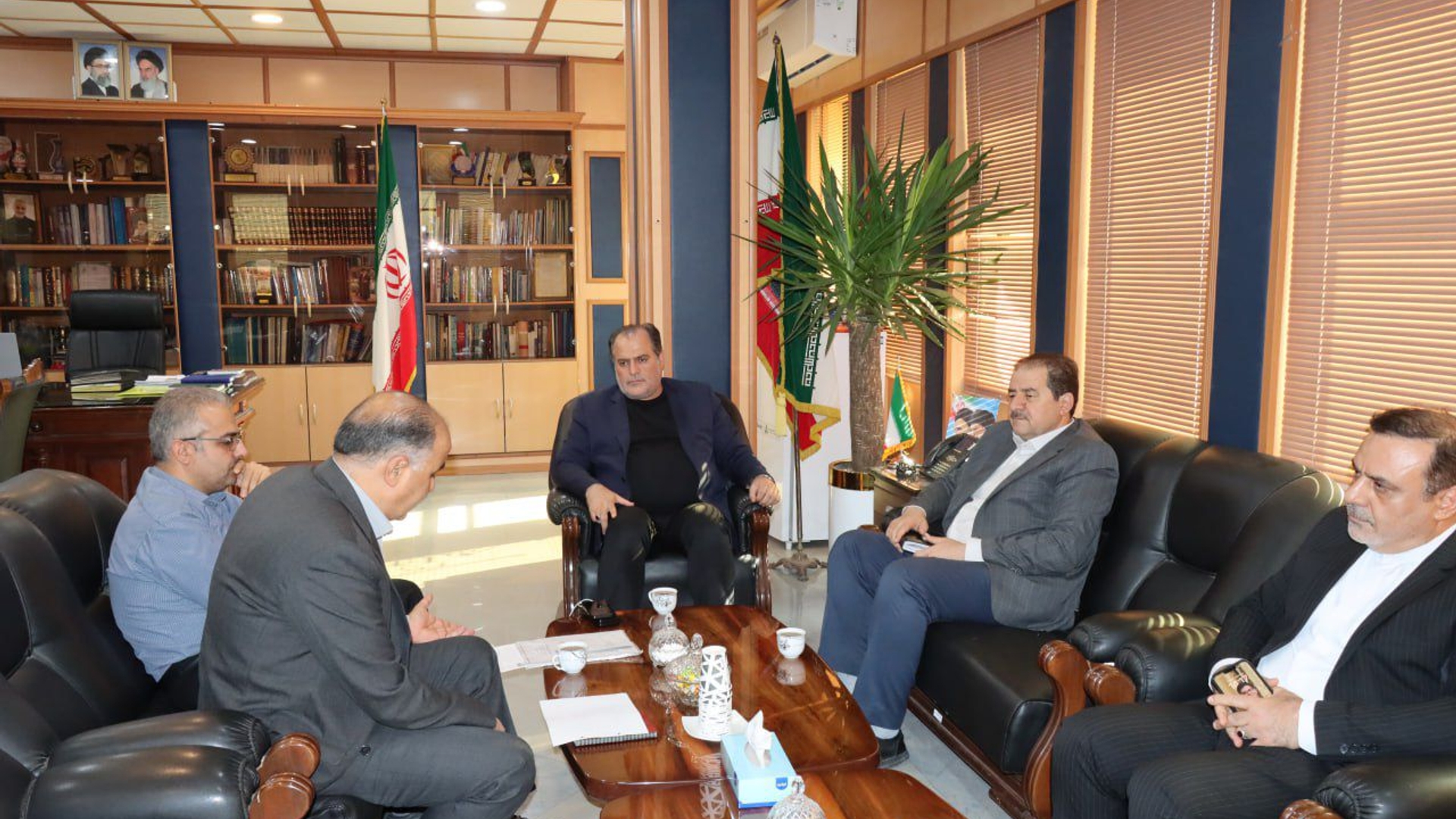 دیدار رئیس دانشکده علوم پزشکی ساوه با فرماندار ساوه