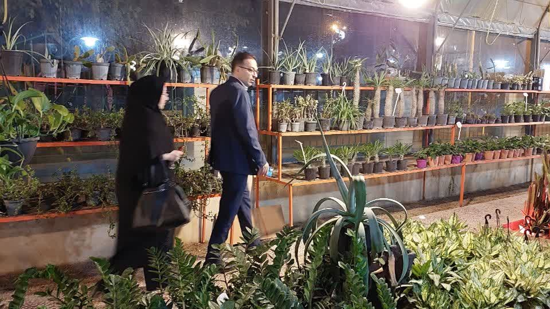 به پیشنهاد مدیرکل اموربانوان وخانواده استانداری، رئیس پارک علم وفناوری استان به اتفاق مسئول هیأت اندیشه ورز کسب وکارخانواده محور دفتراموربانون  از کانون‌فرهنگی اجتماعی بانوان استان بازدید بعمل آورد.
این بازدید با هدف امکان سنجی راه اندازی مرکز نوآوری بانوان استان صورت گرفت.

 یکشنبه ۴ آبان ۱۴۰۴