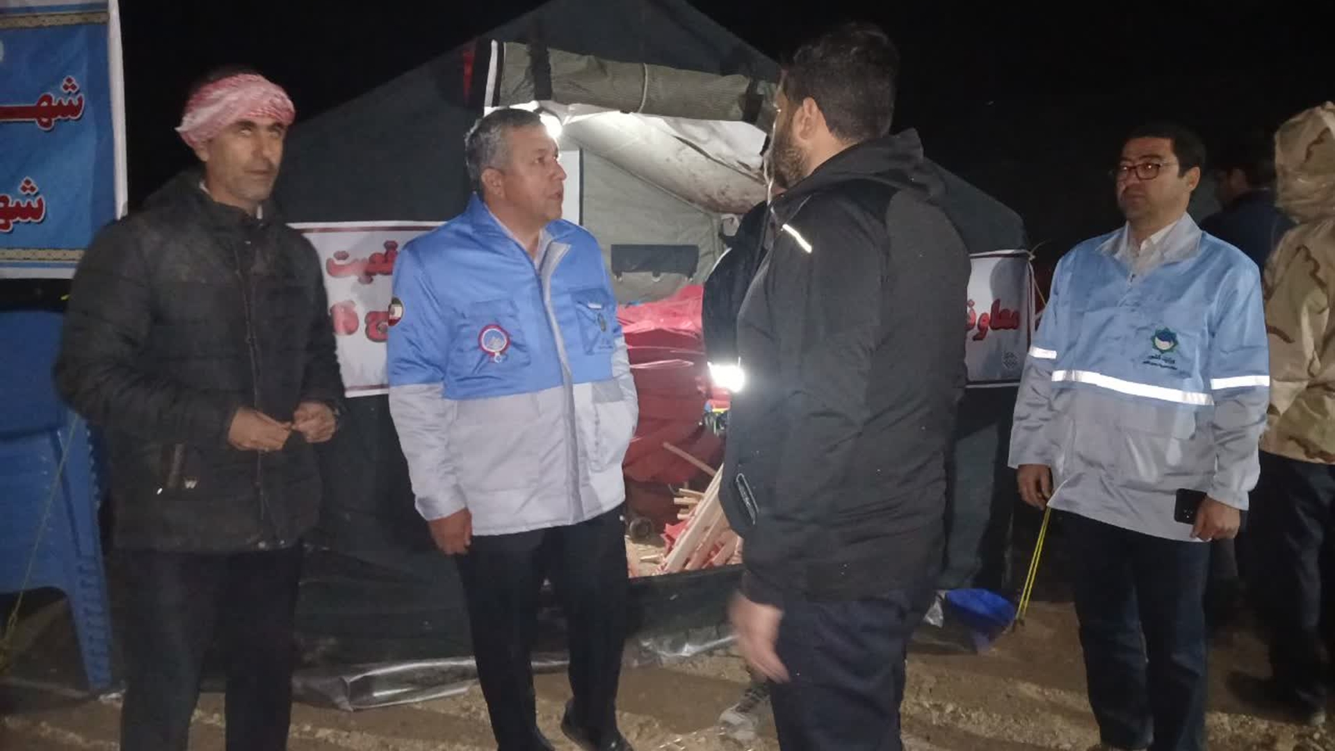 🔰 بازدید سر زده 

🔹🔸سید مرتضی میری مدیرکل بحران استان مرکزی دقایقی قبل به صورت سر زده وارد منطقه عملیاتی مانور 🇮🇷اقتدار آفتاب 🇮🇷 (منطقه کوکبیه شازند)شد .

🔸🔹در این بازدید  آخرین مراحل عملیات نصب تجهیزات لجستیک  مورد بررسی قرار گرفت.

📌کمیته اطلاع رسانی مانور اقتدار آفتاب