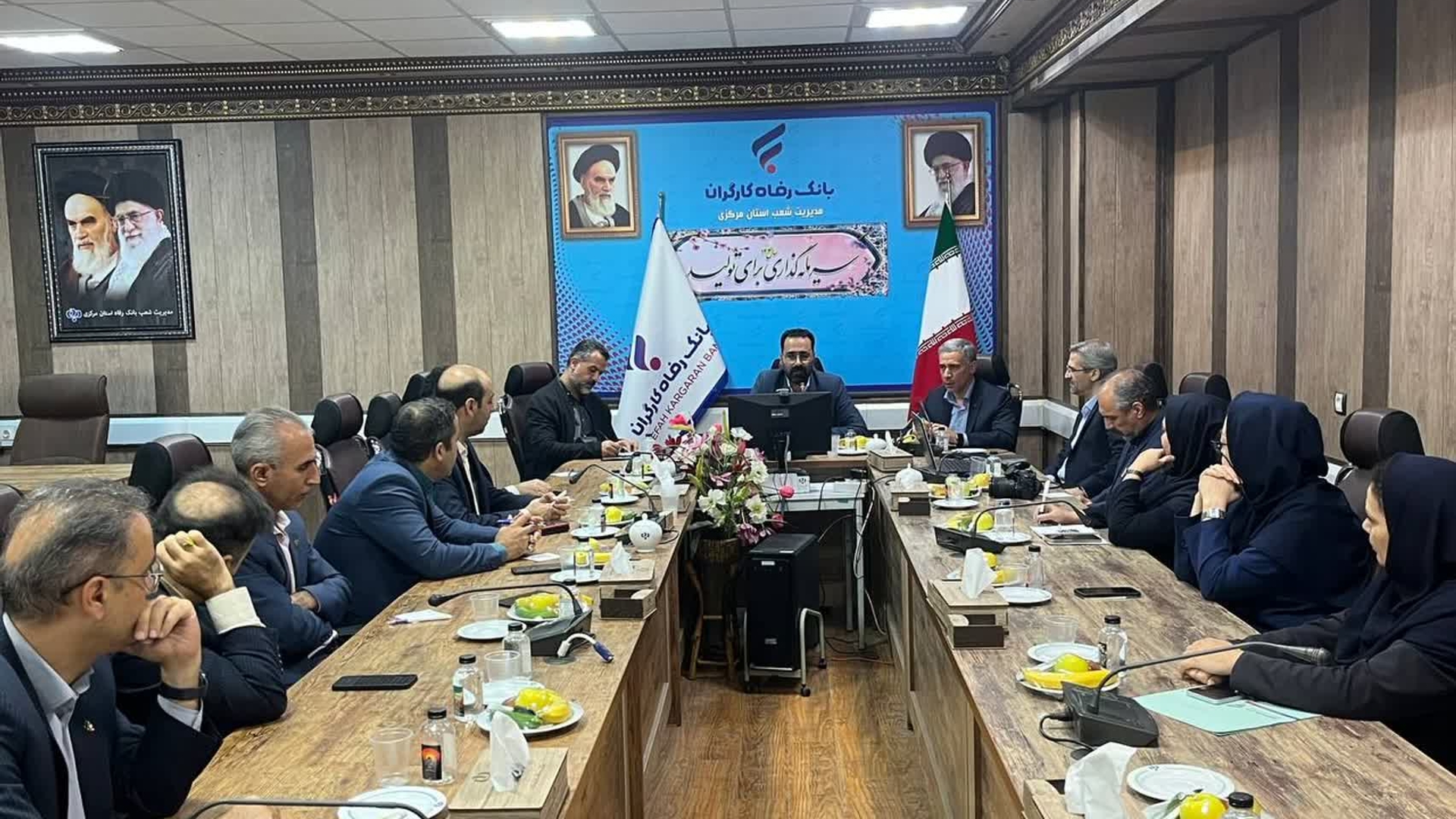 نشست تخصصی پدافند غیرعامل در مدیریت شعب بانک رفاه کارگران استان مرکزی برگزار شد.