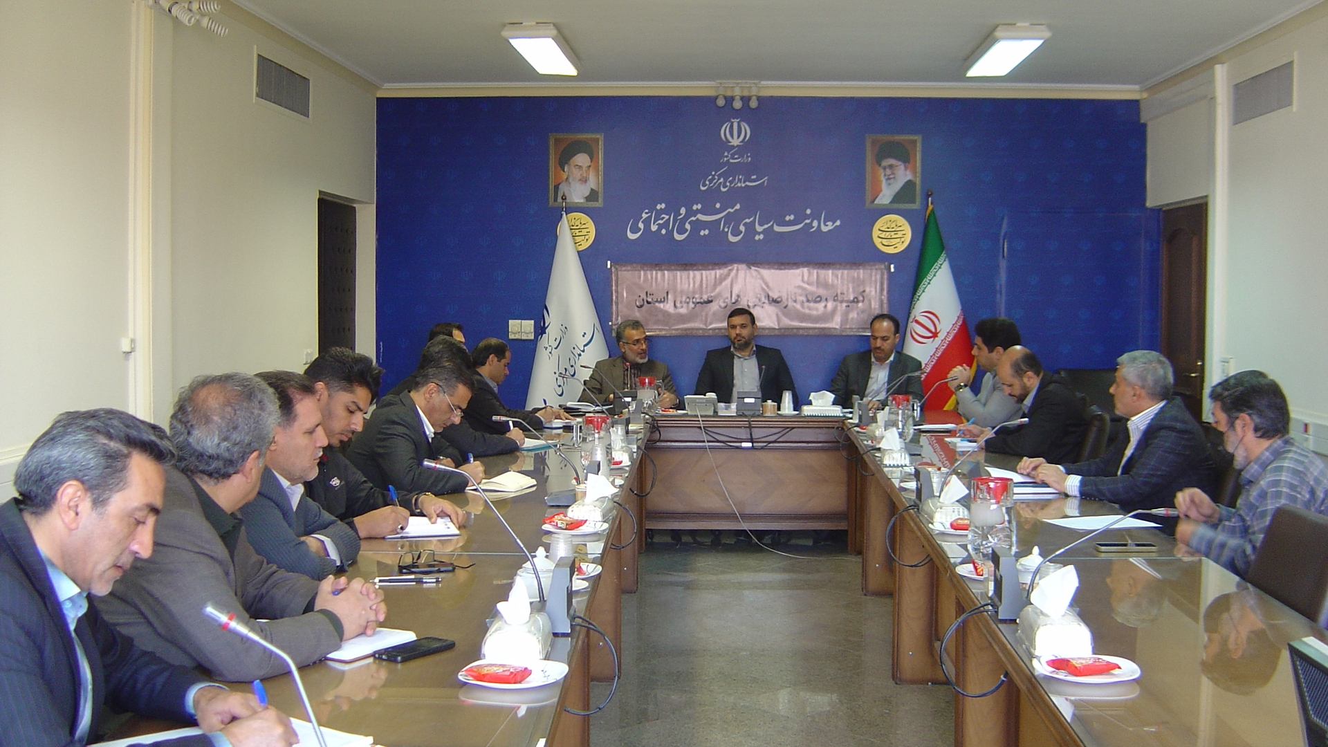 جلسه کمیته رصد نارضایتی های عمومی استان با موضوع بررسی مسائل و مشکلات مربوط به نانوایی ها راس ساعت 30: 8 صبح روز شنبه مورخ 10/ 8/ 1404.