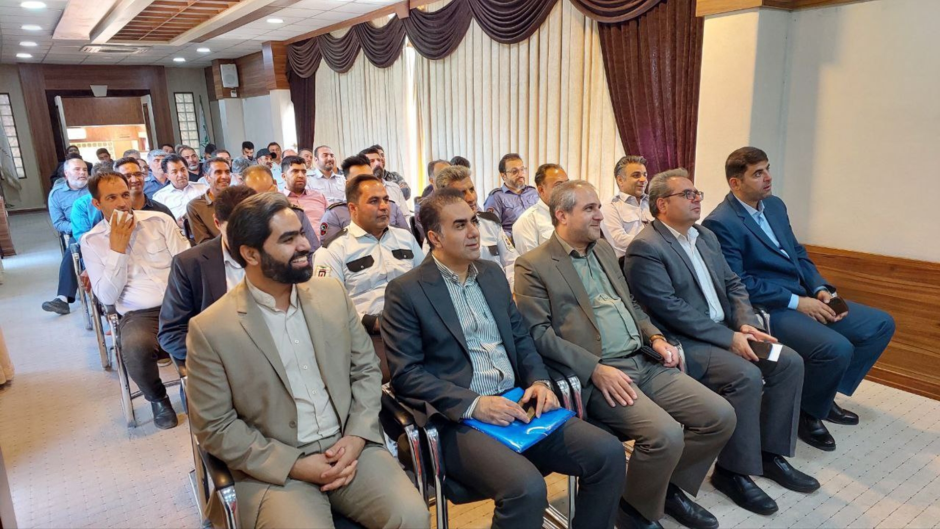 مراسم بزرگداشت روز آتش‌نشانی در آبگرم محلات برگزار شد