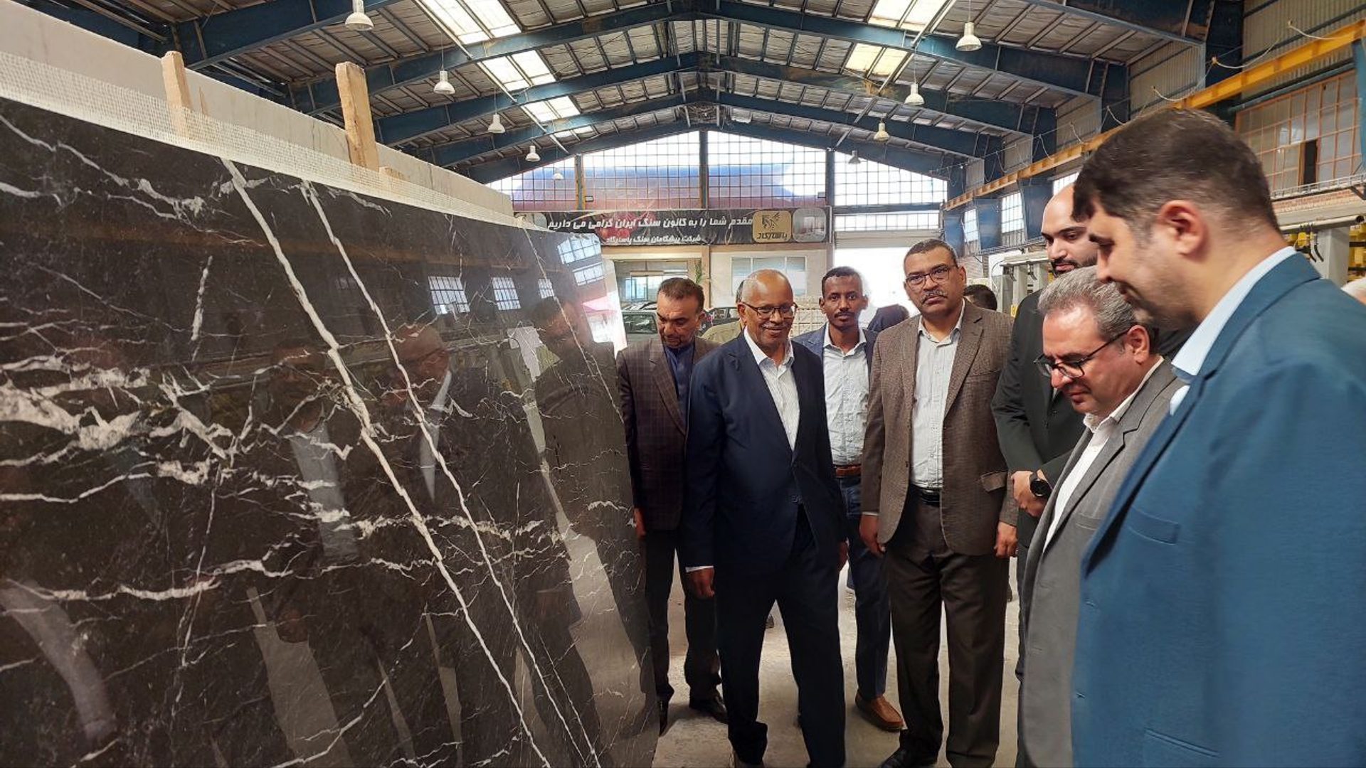 بازدید سفیر سودان از ظرفیت‌های اقتصادی و گردشگری شهرستان محلات