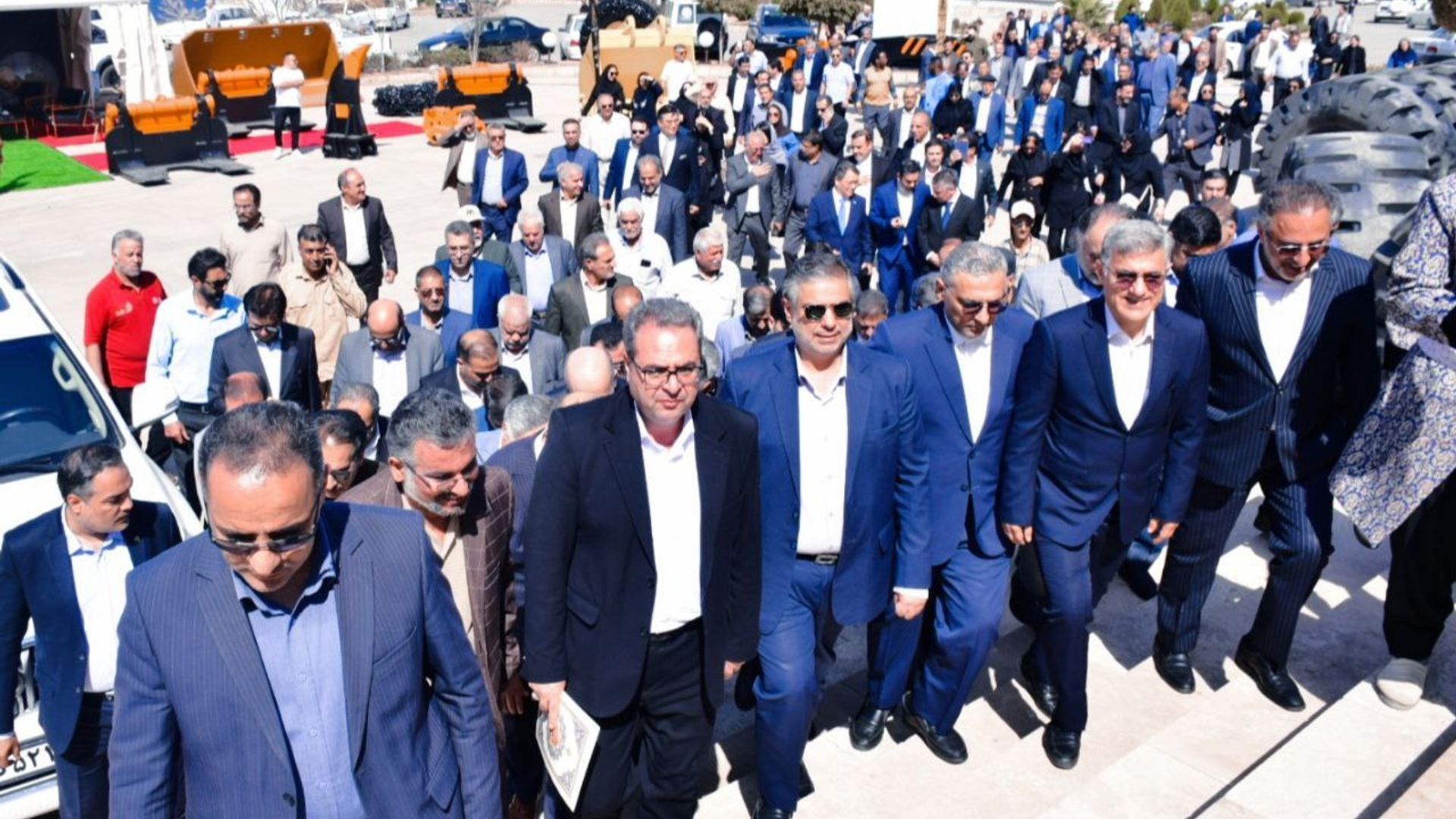 بازدید استاندار مرکزی از هفدهمین نمایشگاه سنگ ایران