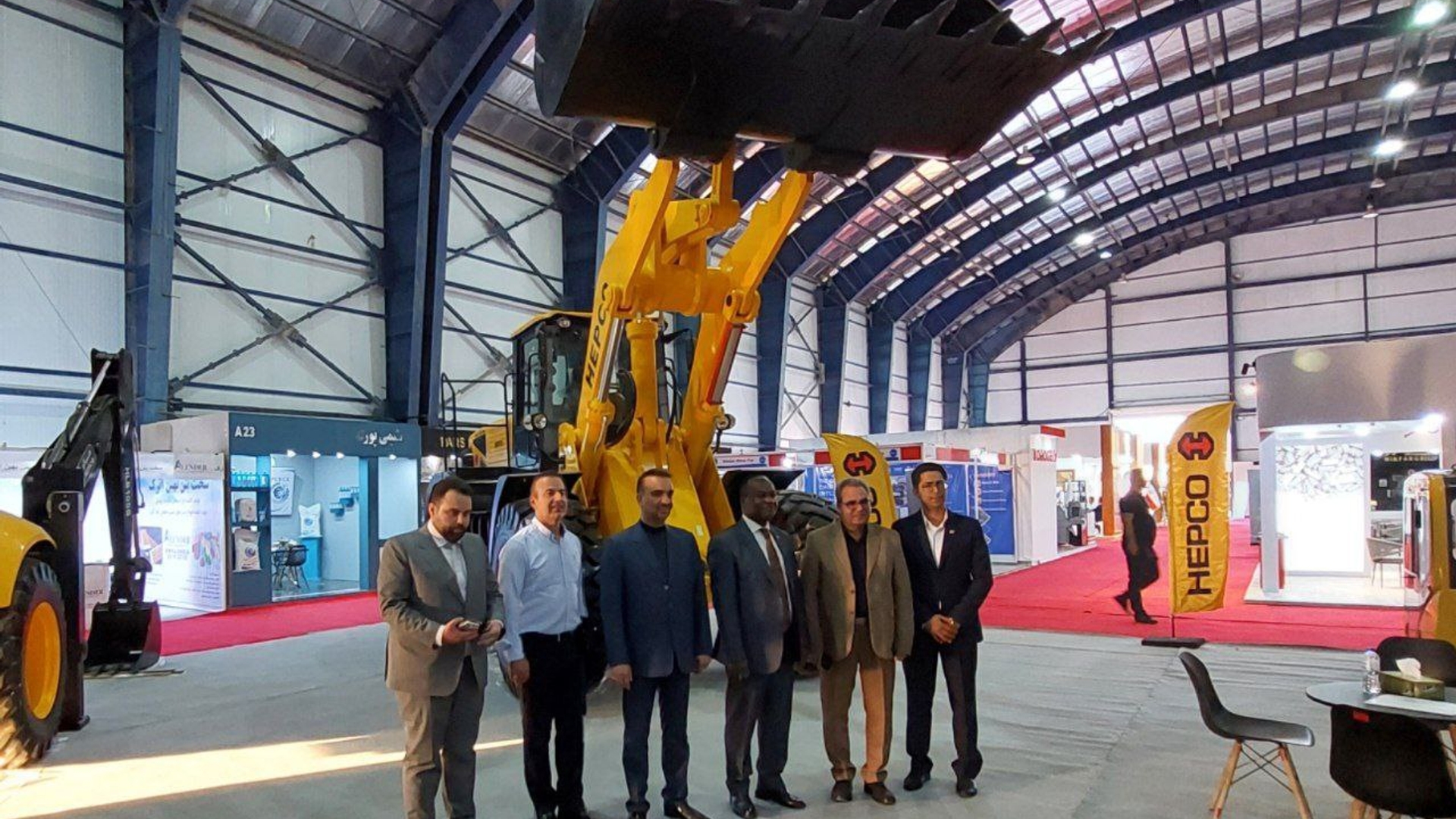 بازدید سفیر ساحل عاج از هفدهمین نمایشگاه بین‌المللی سنگ ایران در نیم‌ور