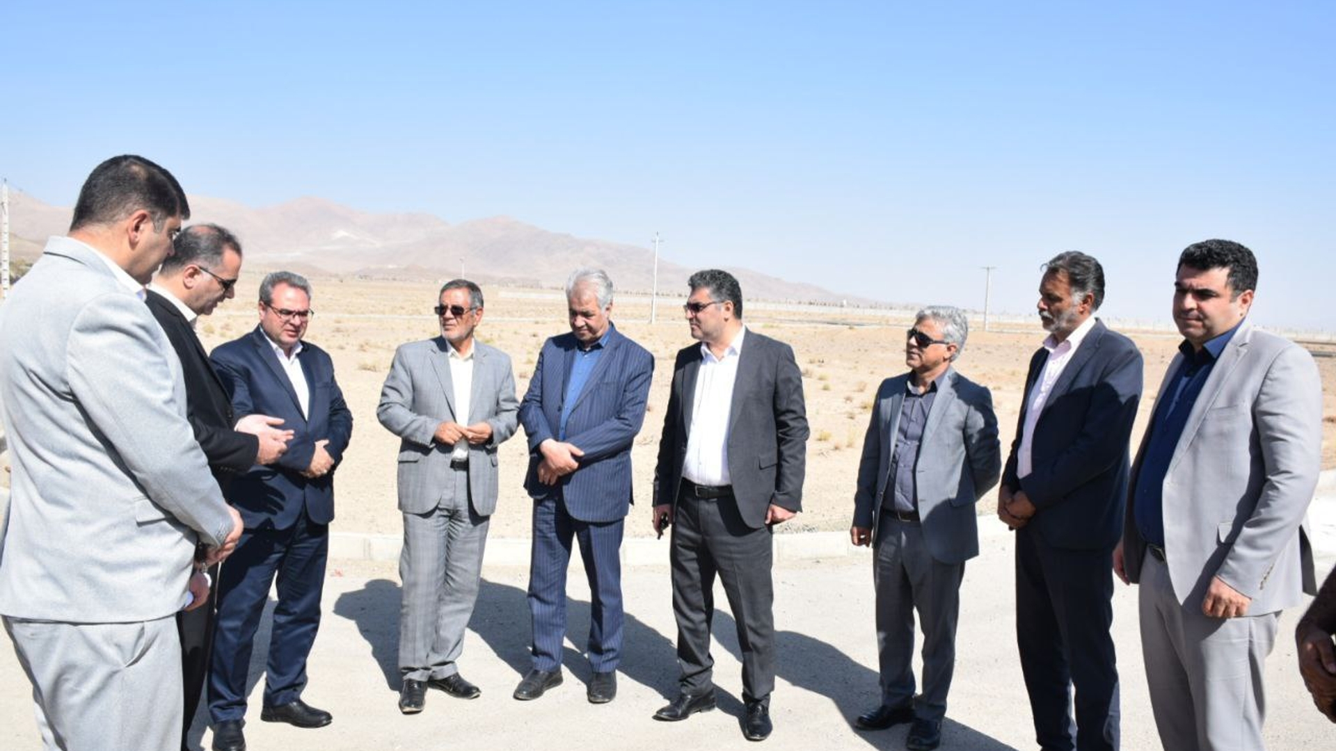 بررسی میدانی معاون وزیر جهاد کشاورزی از روند احداث پروژه شهرک ماهیان زینتی