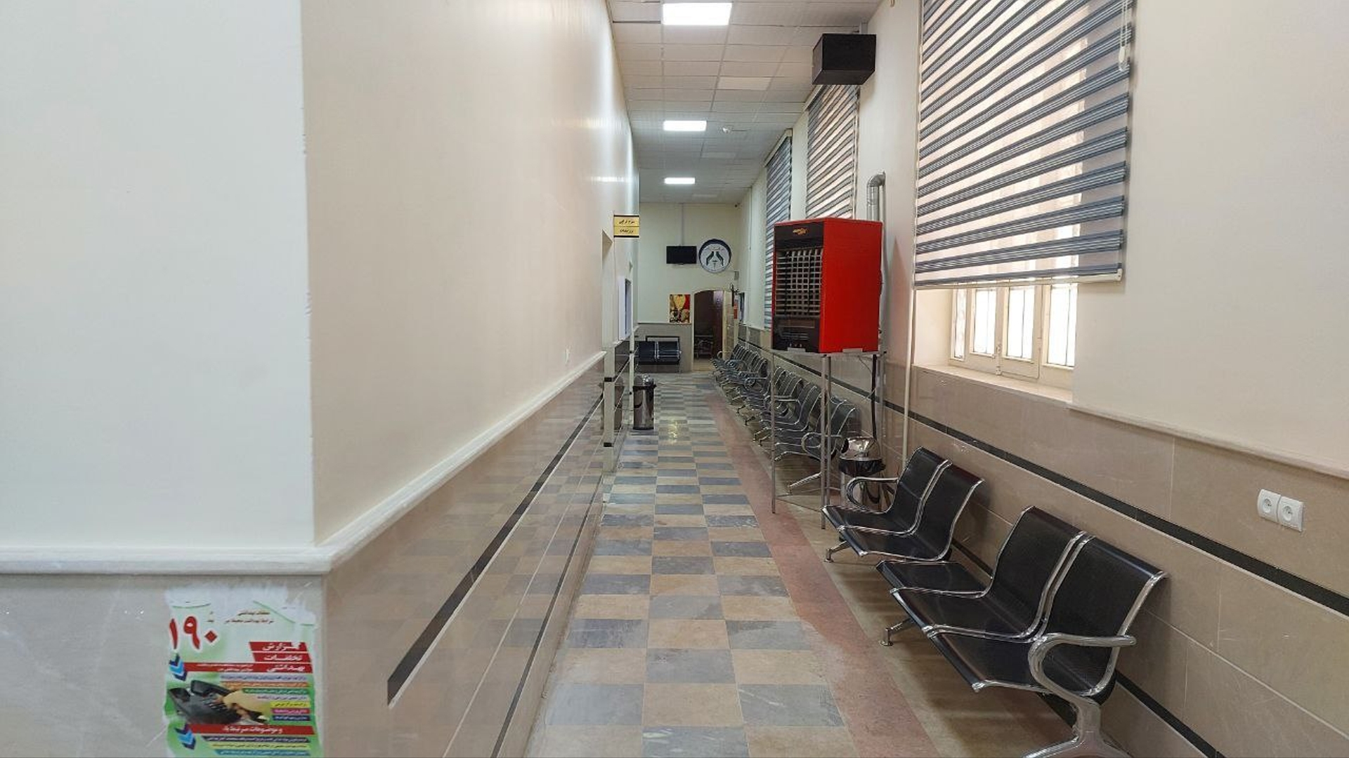 حضور فرماندار شهرستان محلات در درمانگاه نیکفر شهر نیم‌ور و بررسی راهکارهای رفع موانع بازگشایی این مرکز درمانی