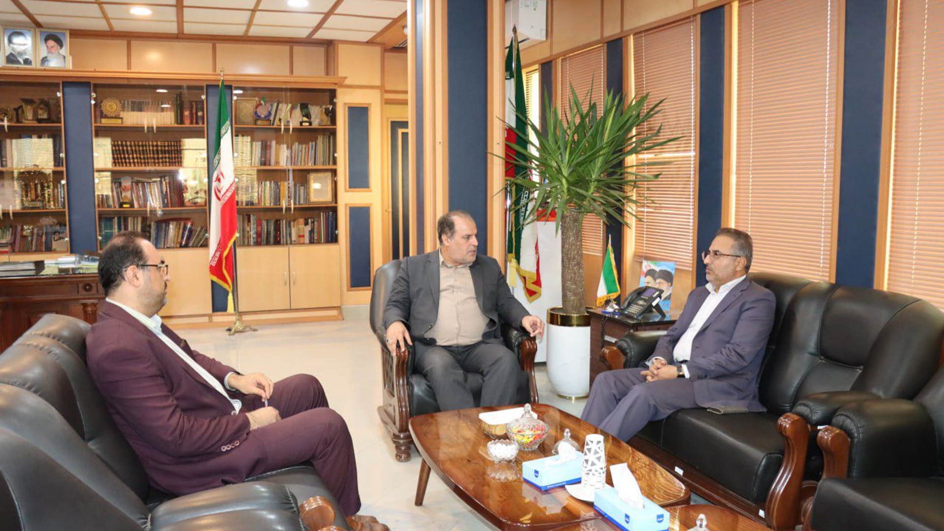 دیدار مدیرکل تعاون، کار و رفاه اجتماعی استان مرکزی با فرماندار