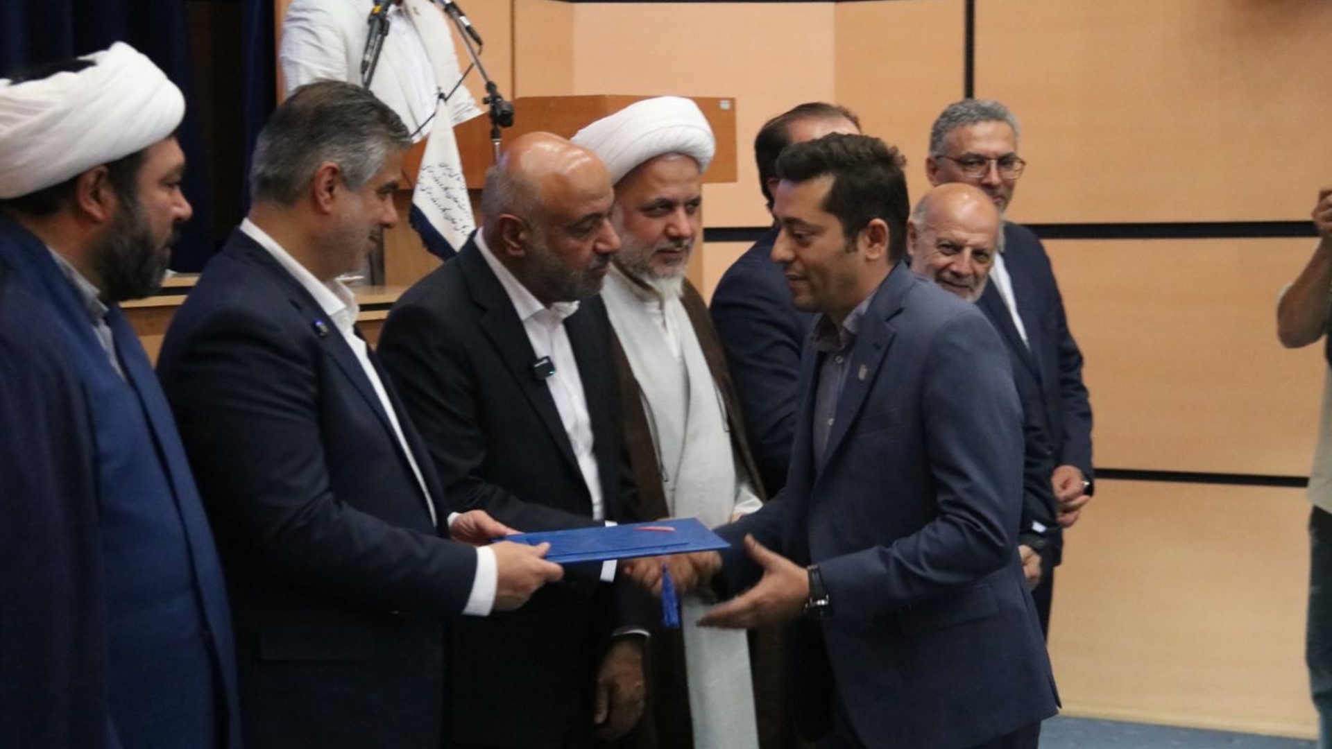 گزارش تصویری ۳.