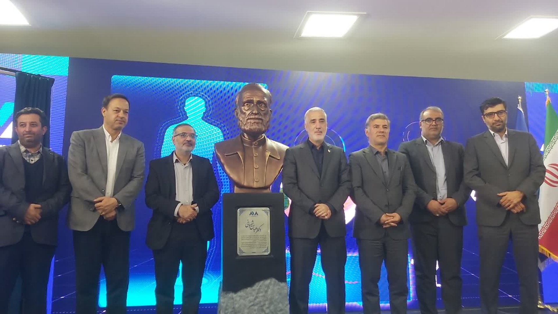 برگزاری آیین رونمایی از محصولات جدید شرکت آواپزشک در آشتیان