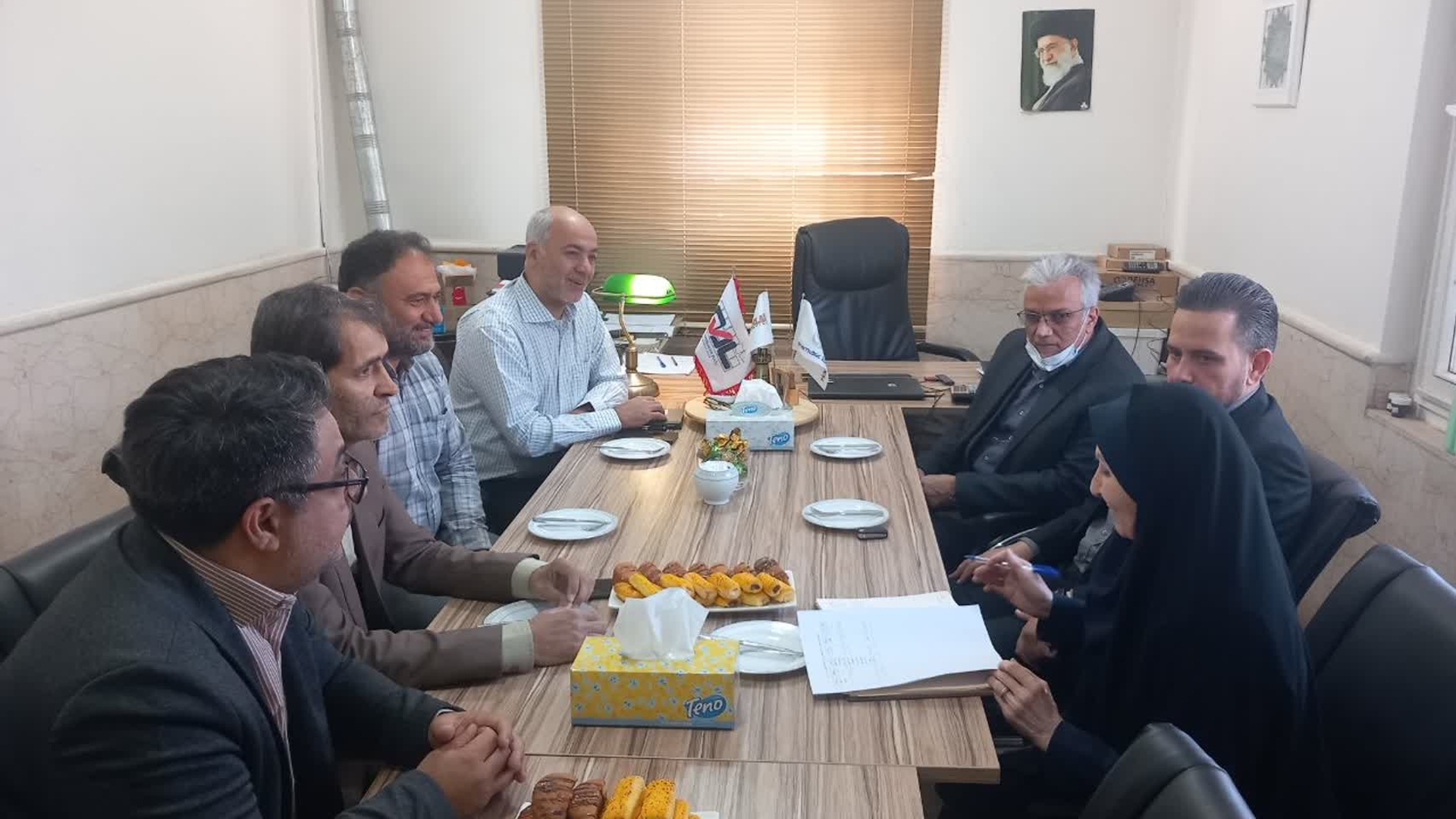 فرماندار زرندیه مشکلات واحد تولیدی هامرز بسپار را بررسی کرد