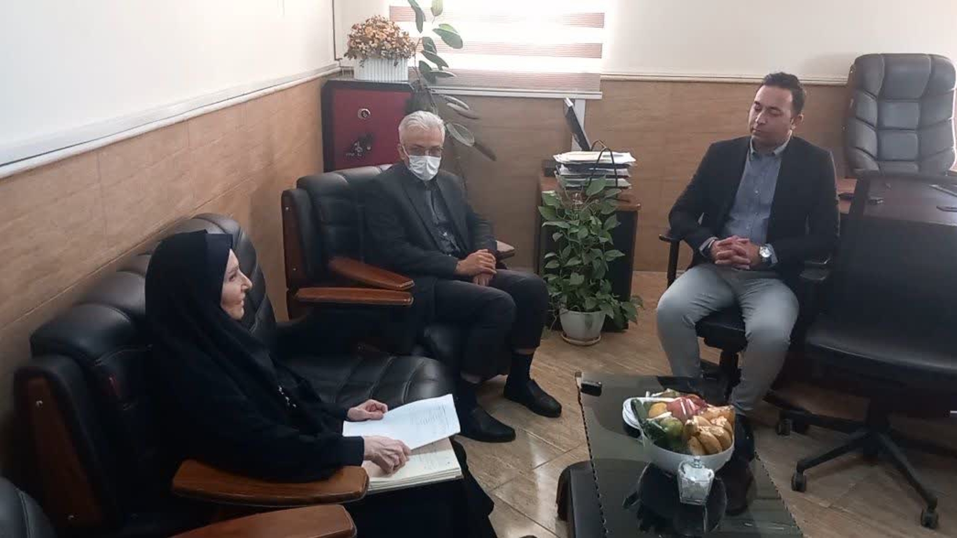 فرماندار زرندیه مشکلات واحد تولیدی ماه چین دانه را بررسی کرد