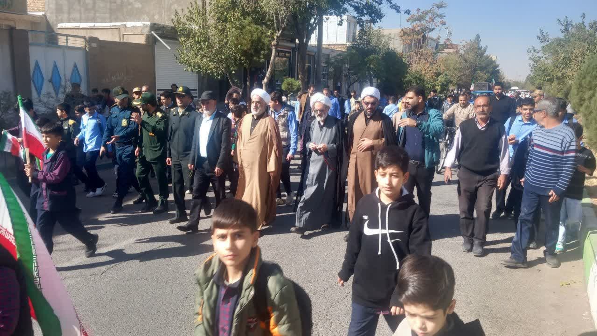 خروش مردم پرندک در یوم‌الله ۱۳ آبان علیه استکبار و رژیم صهیونیستی