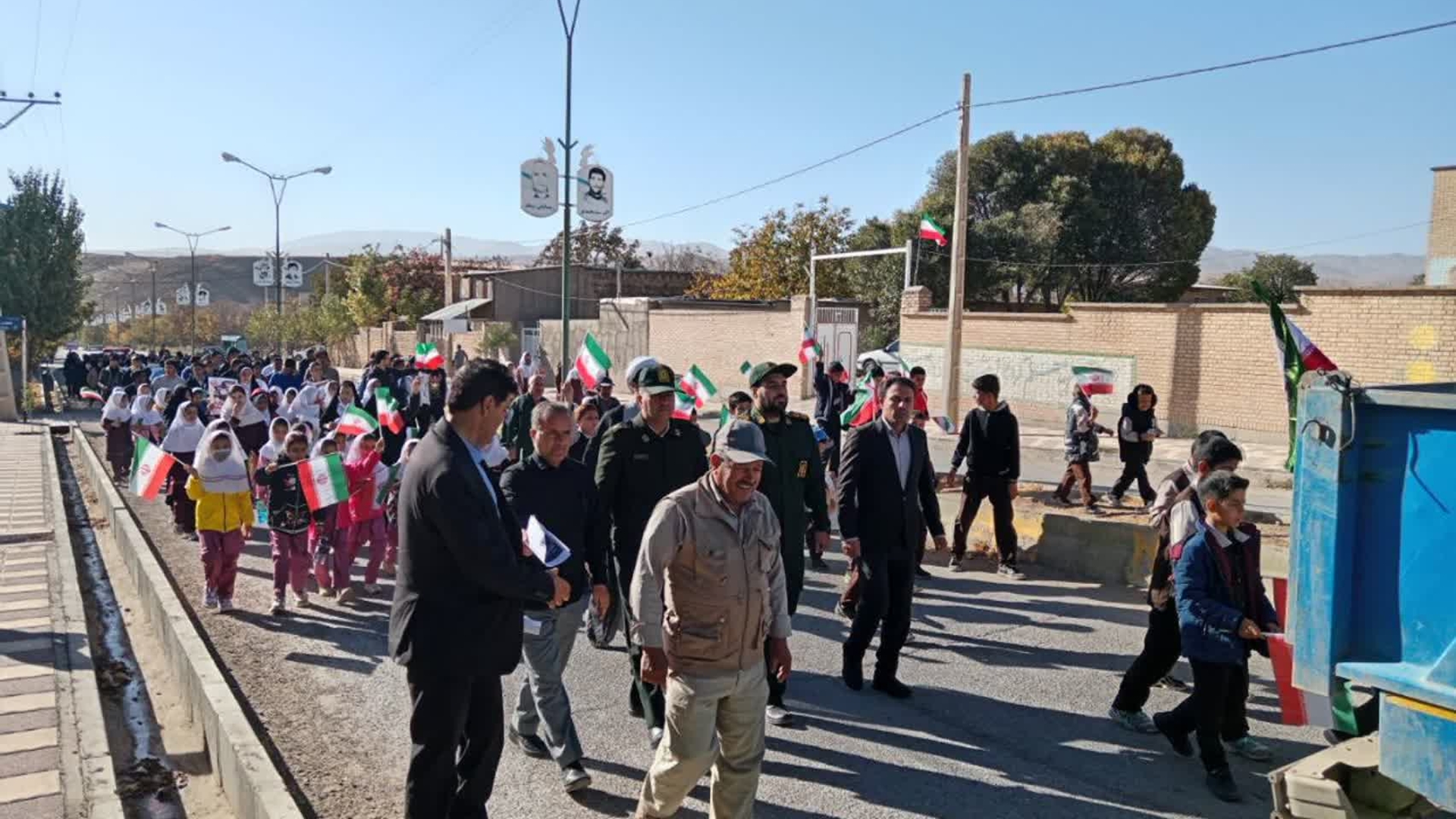 خروش مردم رازقان و علیشار در یوم‌الله ۱۳ آبان علیه استکبار و رژیم صهیونیستی