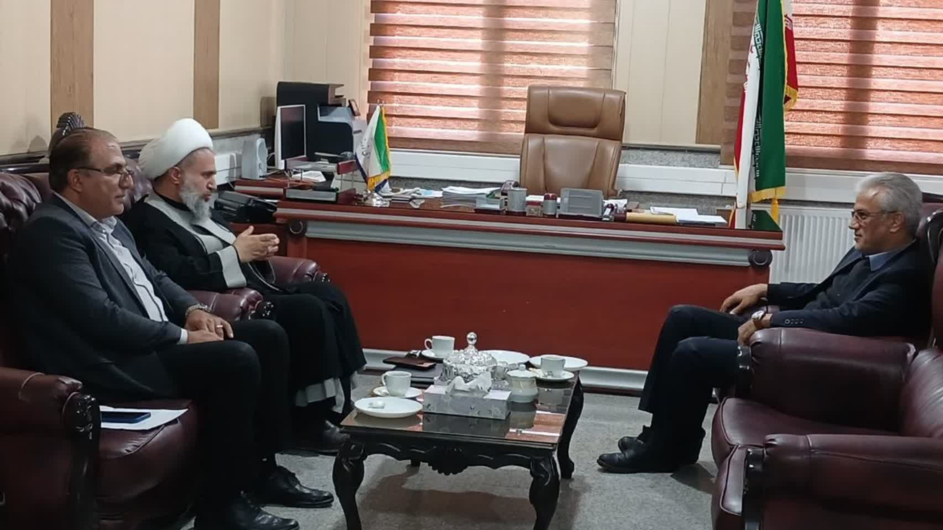 نشست مدیران ادارات شهرستان زرندیه با فرماندار برگزار شد