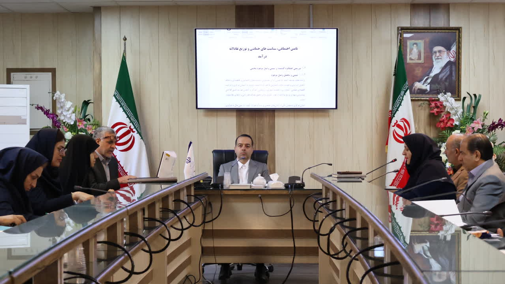 تدوین سند برنامه هفتم استان با محوریت عدالت و تامین اجتماعی.