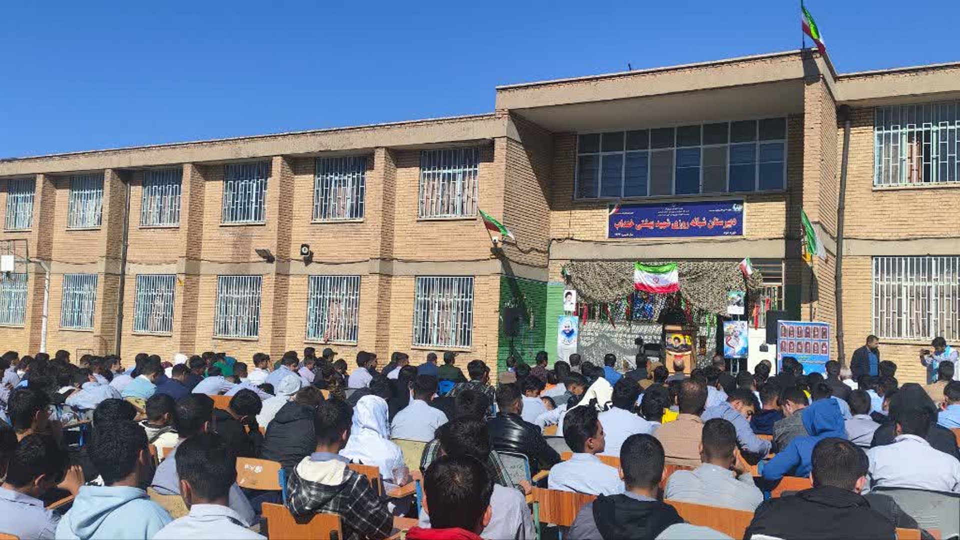 🔘 برگزاری یادواره شهدای دانش‌آموز شهرستان خنداب با حضور و سخنرانی فرماندار